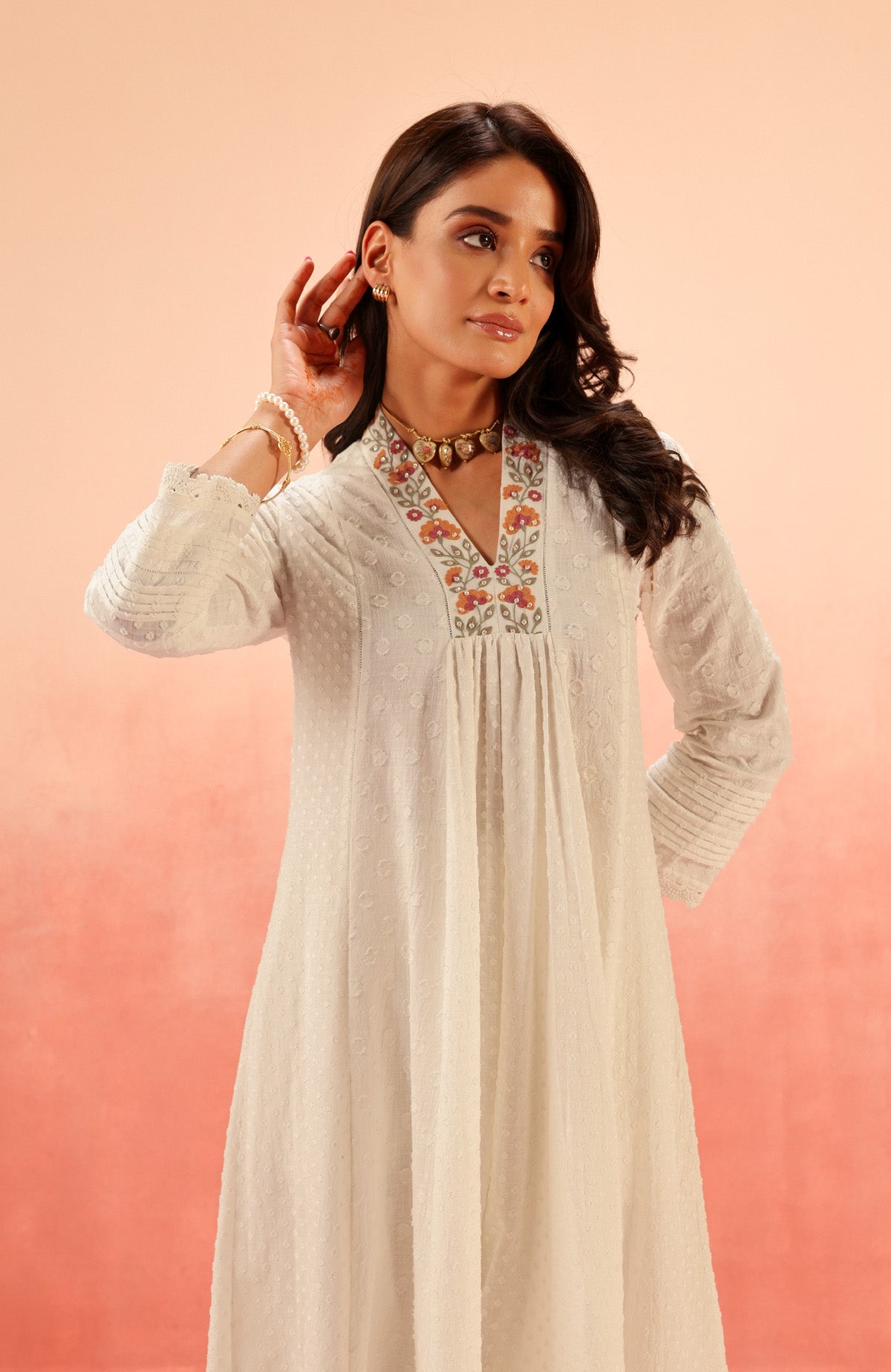Sahiba Bali IN SUMANA WHITE COTTON SLUB JACQUARD HANDCRAFTED KURTA SET