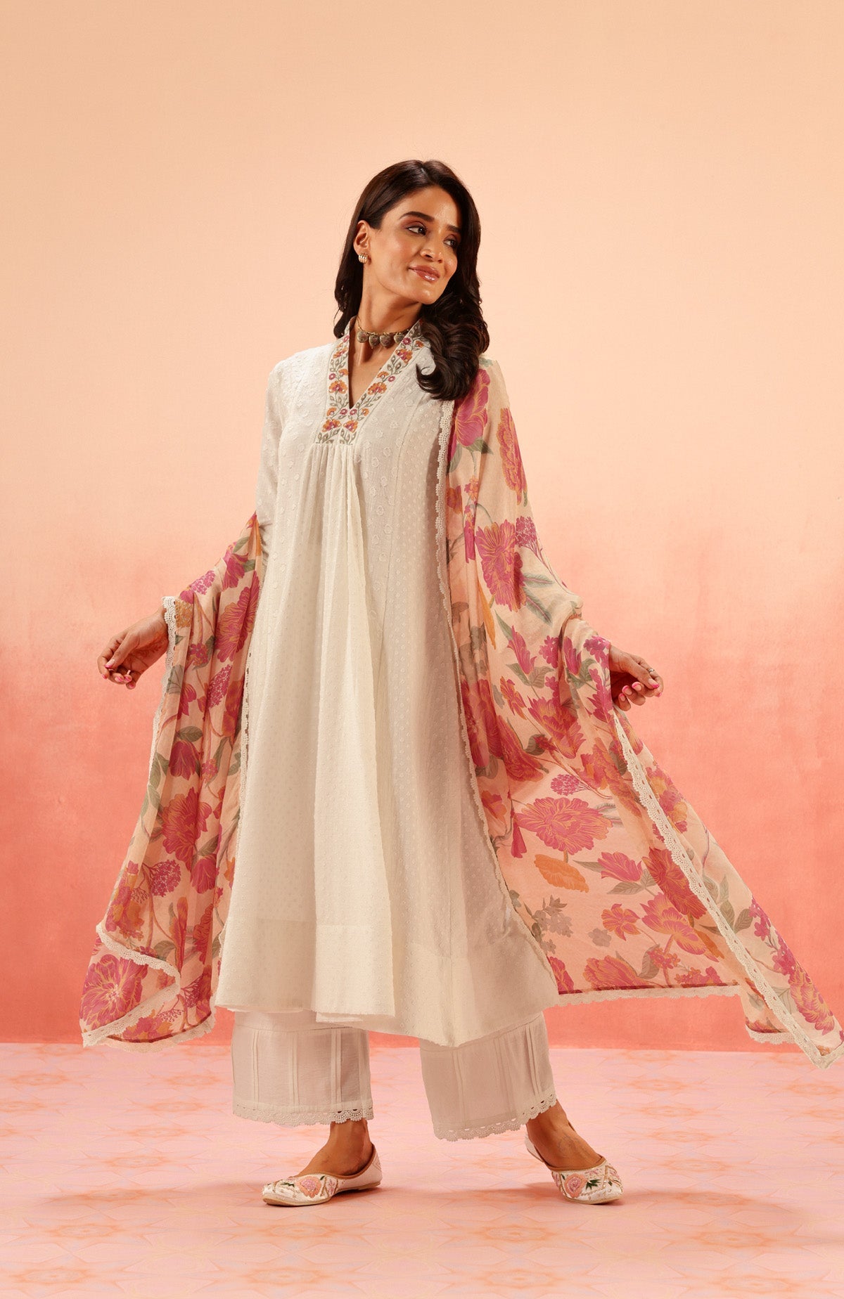 Sahiba Bali IN SUMANA WHITE COTTON SLUB JACQUARD HANDCRAFTED KURTA SET