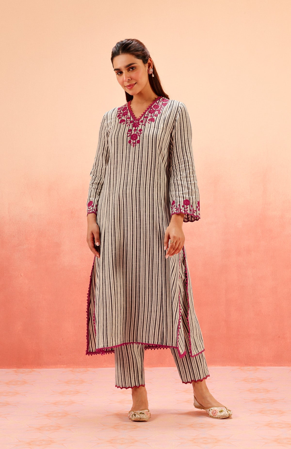 Sahiba Bali in SAANJH BLACK COTTON YARN DYED KURTA SET