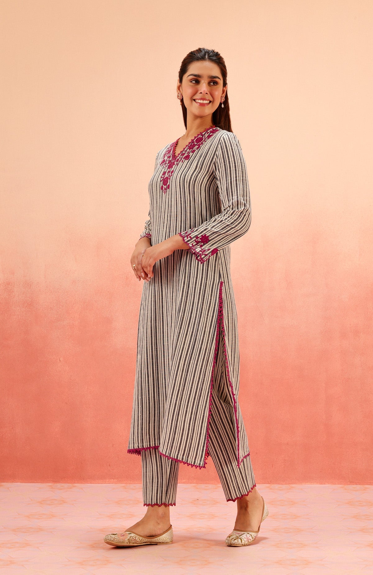 Sahiba Bali in SAANJH BLACK COTTON YARN DYED KURTA SET