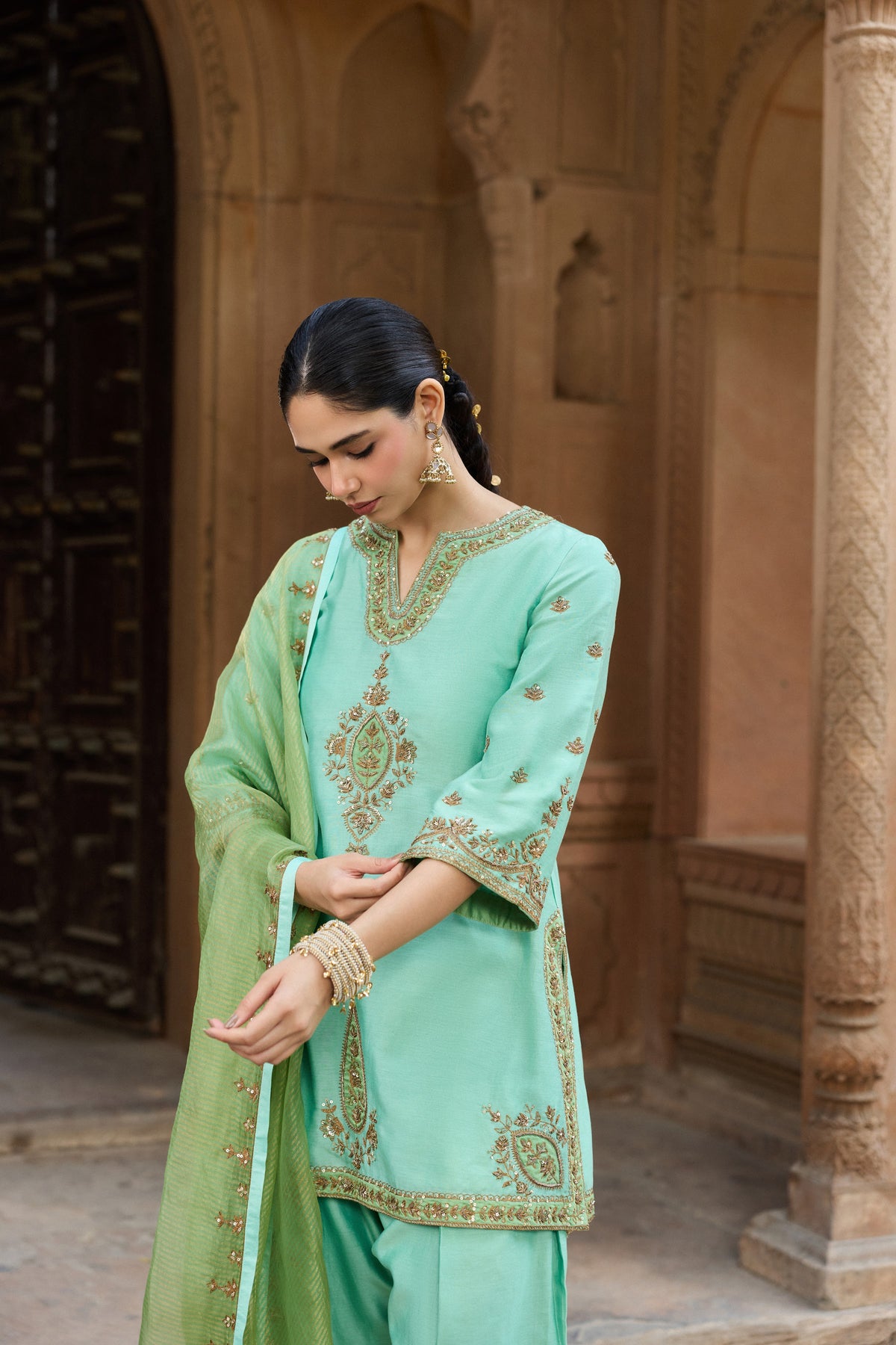 SHAHEEN SILK CHANDERI HANDCRAFTED TURQUOISE KURTA SET WITH FARSHI SALWAR