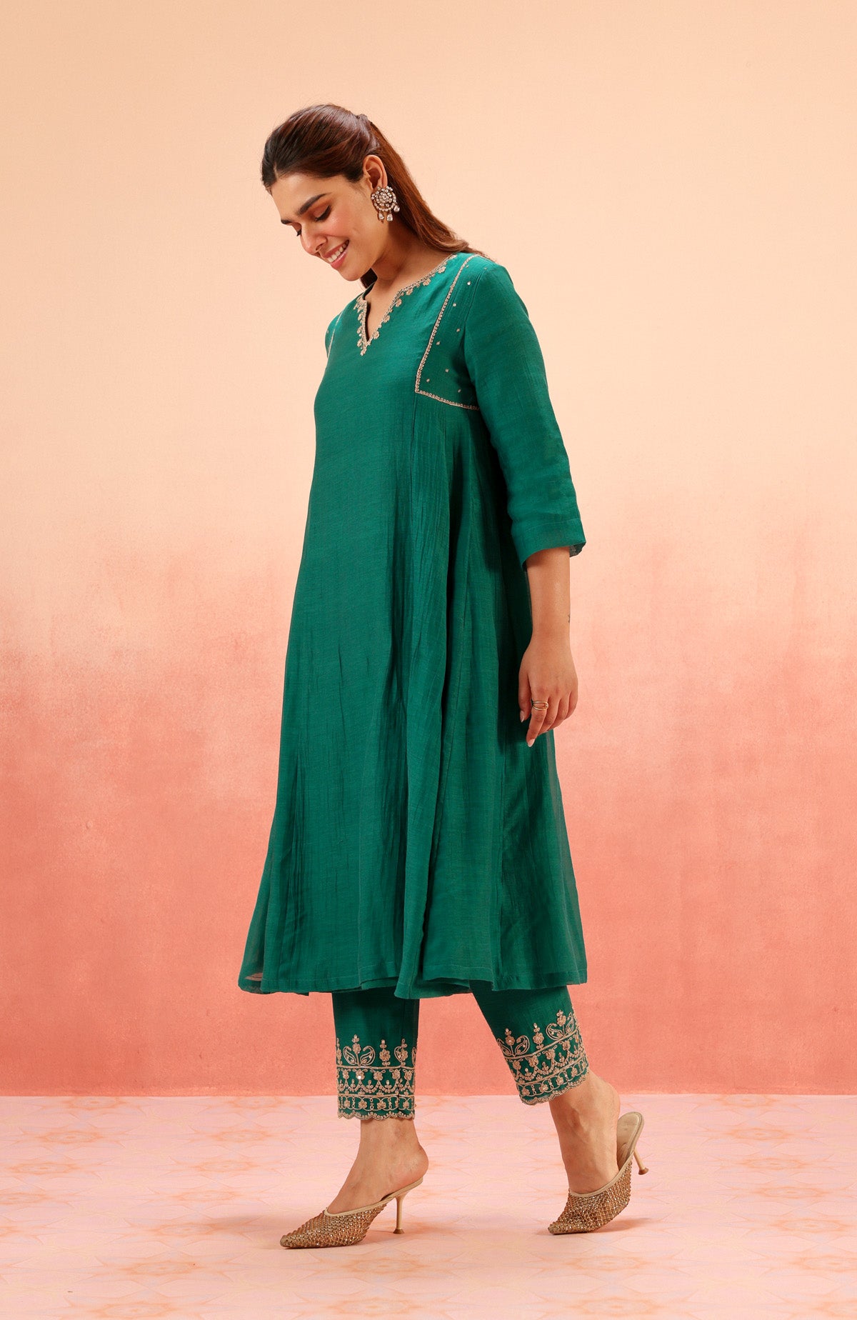 Shiveeka Nirula IN SAMIYA GREEN COTTON SILK CHANDERI EMBROIDERED HANDCRAFTED KURTA SET
