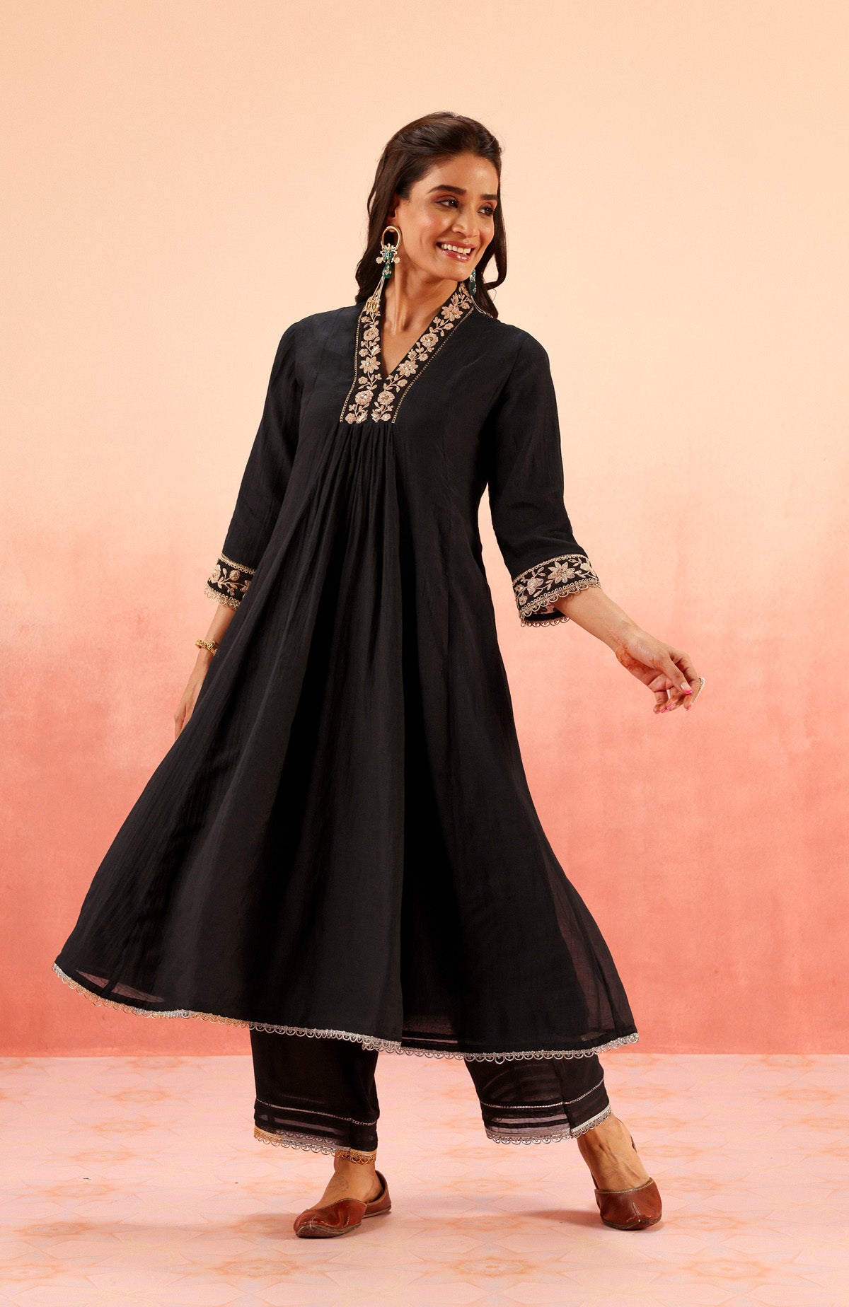 CHANDANI BLACK COTTON SILK EMBROIDERED HANDCRAFTED KURTA SET (READY TO SHIP)
