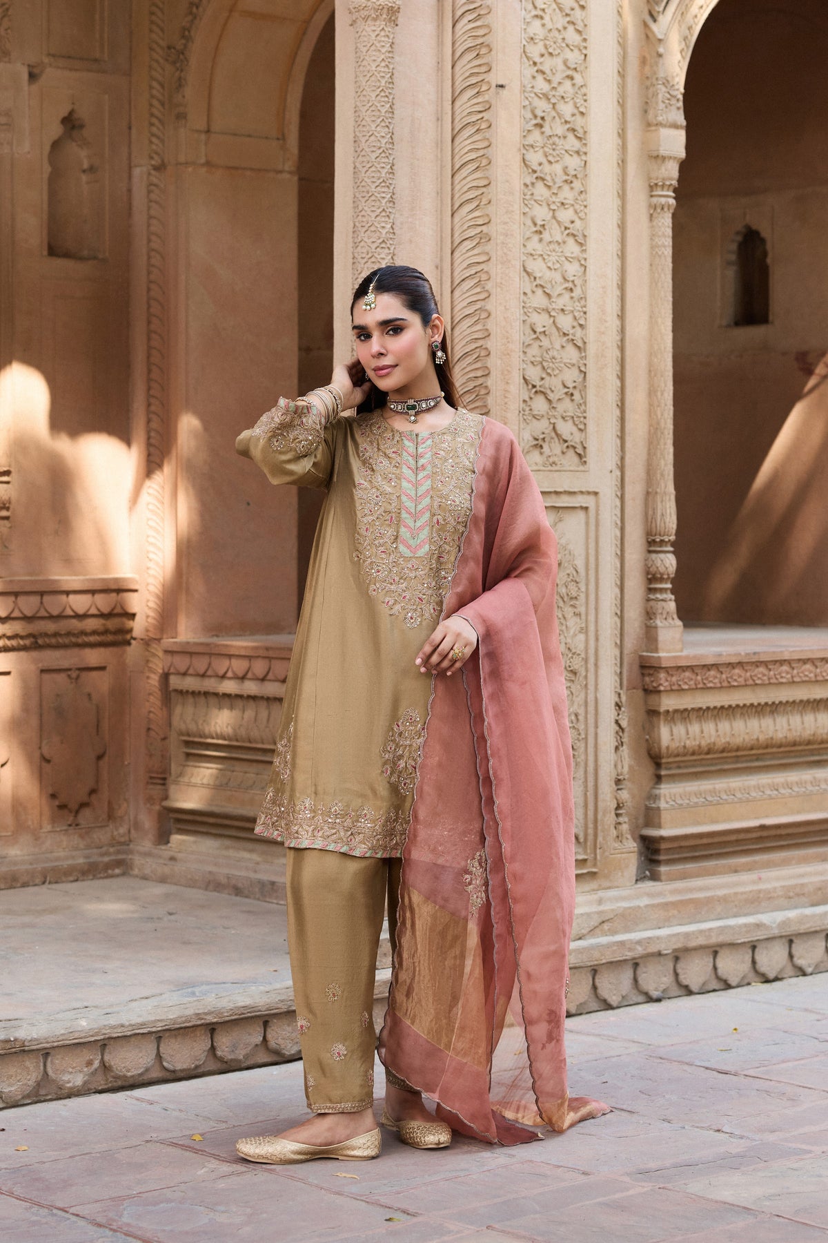 HEENA PURE SILK HANDCRAFTED GOLD CHOGA SET
