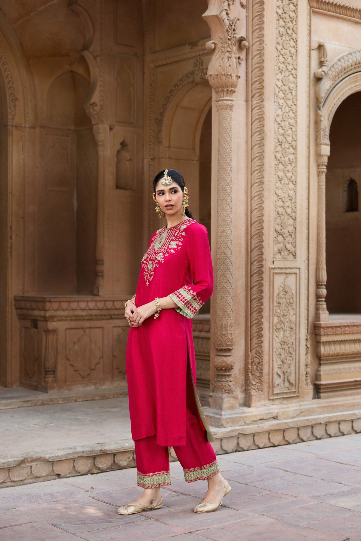 DEVYANI PURE SILK HANDCRAFTED PINK STRAIGHT KURTA SET