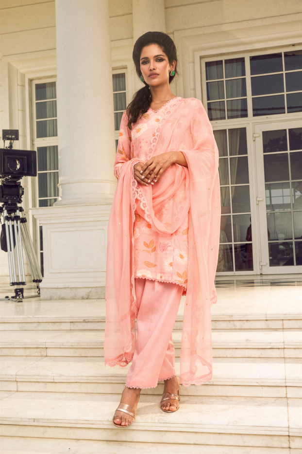 JASNOOR ANAND IN NAMYA PINK FLORAL PRINTED HANDCRAFTED SHORT KURTA SET(READY TO SHIP)