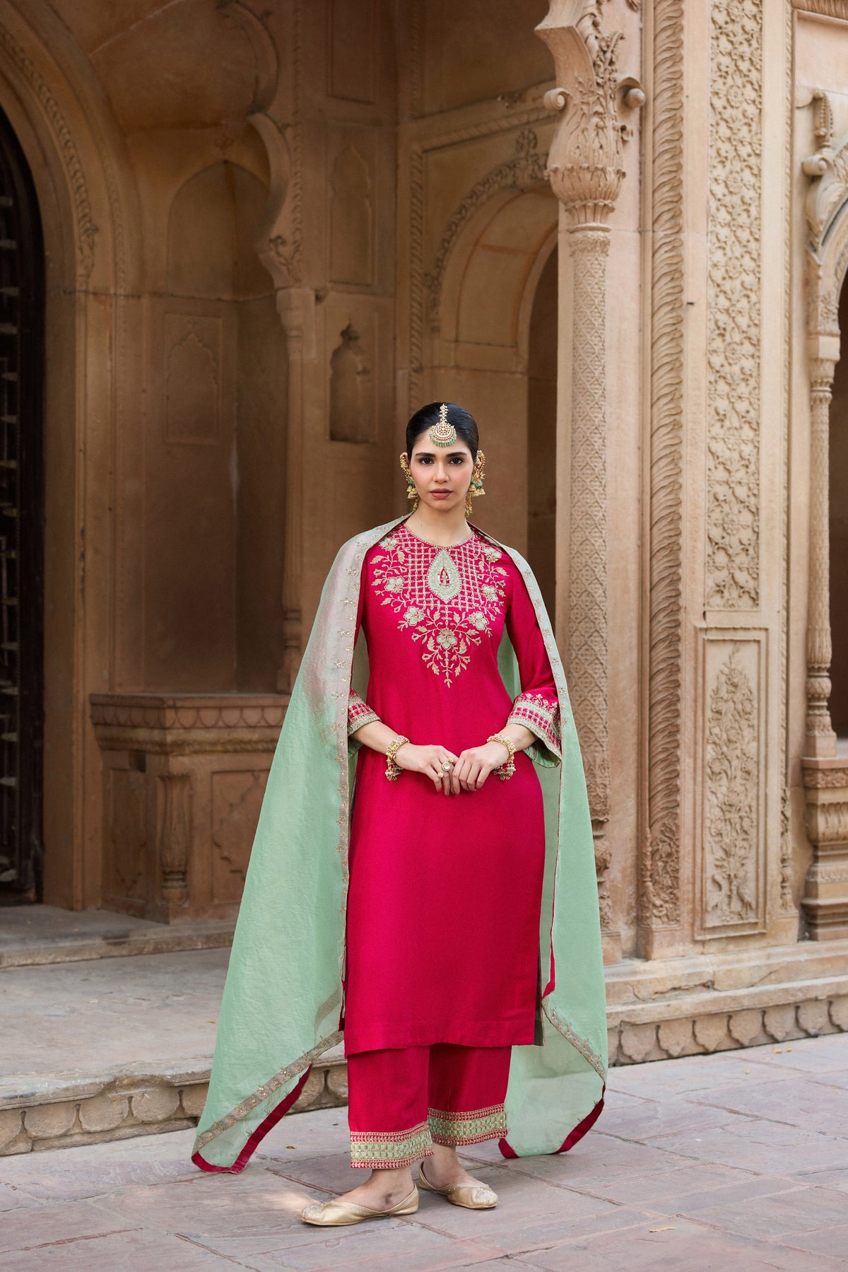 DEVYANI PURE SILK HANDCRAFTED PINK STRAIGHT KURTA SET