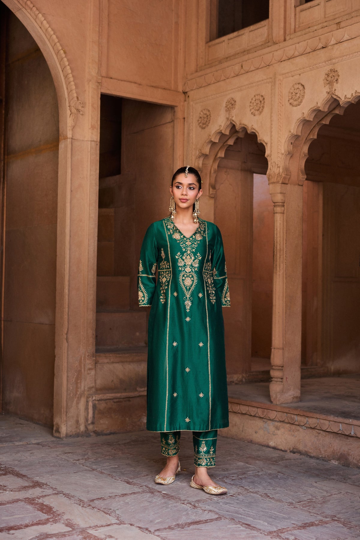SHARVARI SILK CHANDERI HANDCRAFTED EMERALD GREEN STRAIGHT KURTA SET