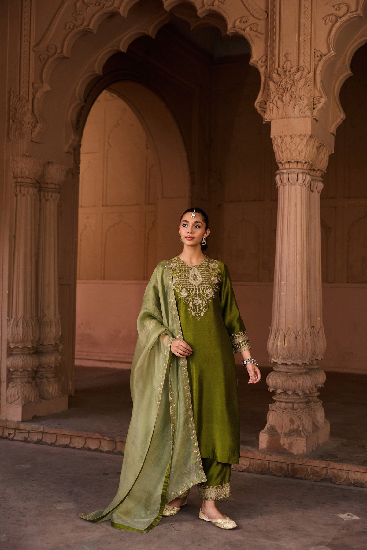 DEVYANI PURE SILK HANDCRAFTED OLIVE GREEN STRAIGHT KURTA SET