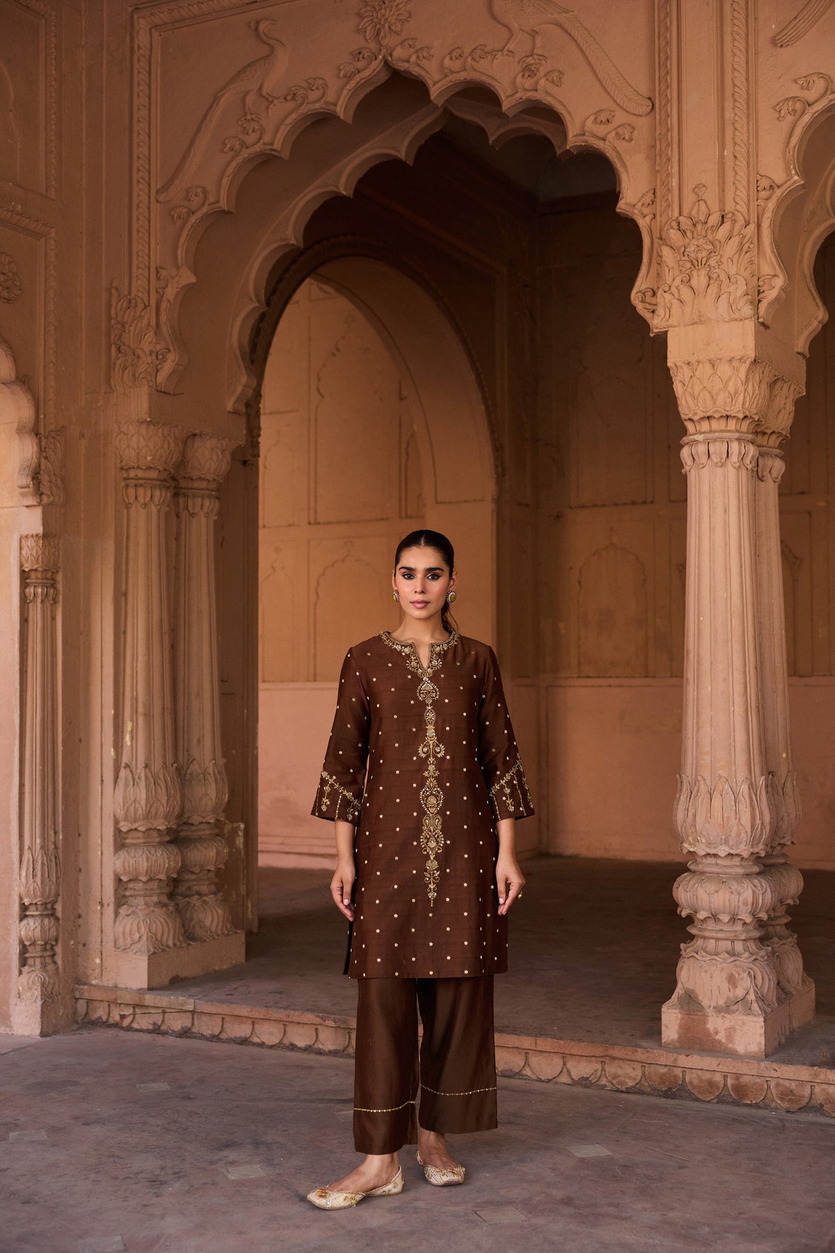 VEDA BANARASI CHANDERI JACQUARD HANDCRAFTED STRAIGHT MOCHA MOUSE KURTA SET