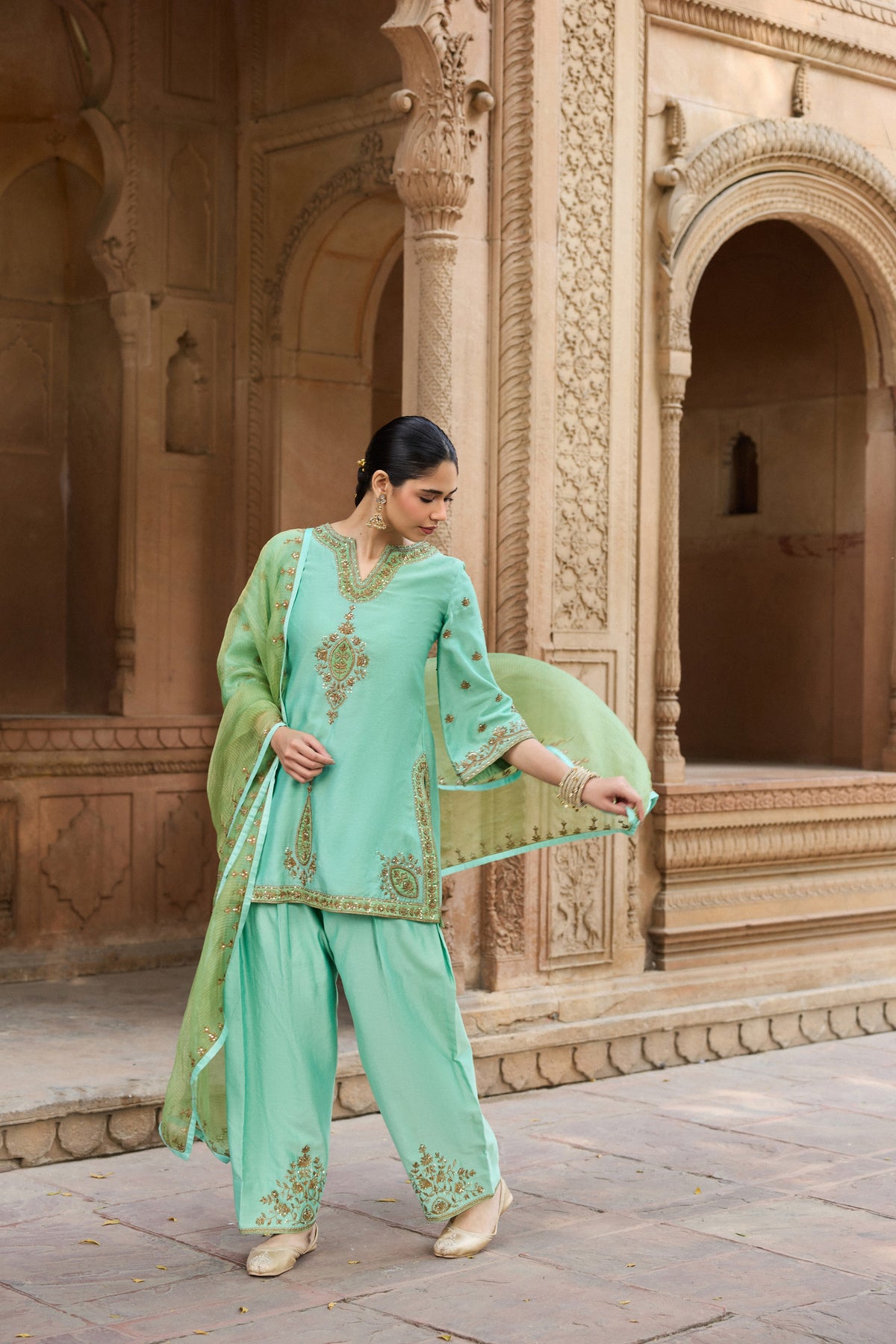 SHAHEEN SILK CHANDERI HANDCRAFTED TURQUOISE KURTA SET WITH FARSHI SALWAR
