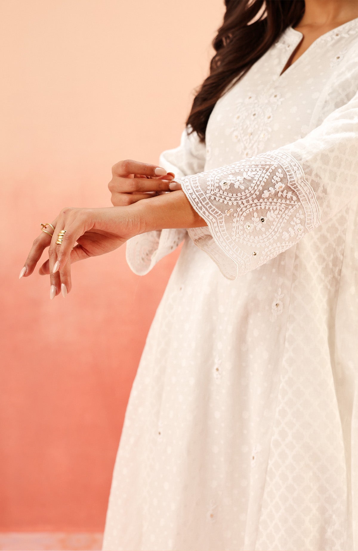 GULNAAR WHITE JACQUARD EMBROIDERED HANDCRAFTED KURTA SET (READY TO SHIP)