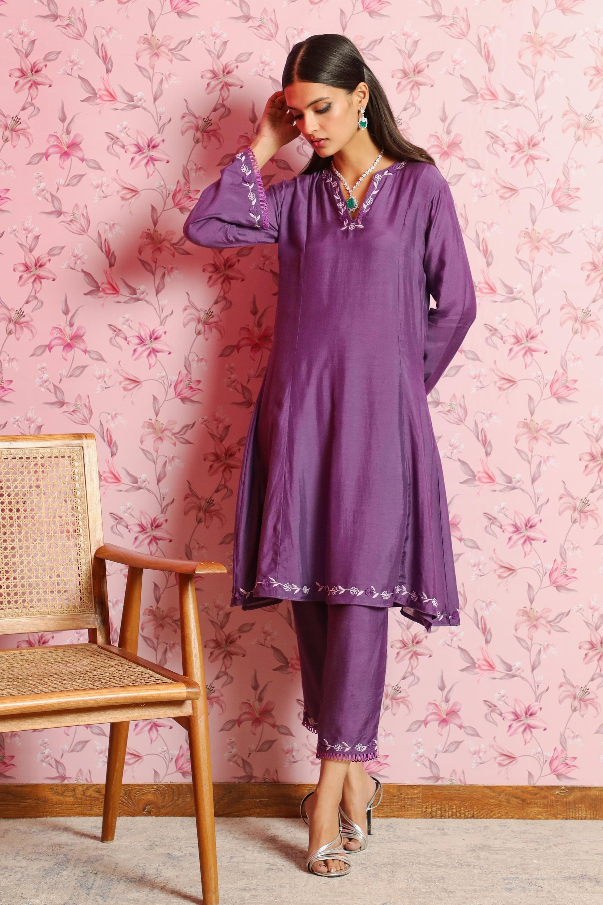 ARUSHI MEHRA IN FIZA PURPLE SILK CHANDERI HANDCRAFTED A-LINE SHORT KURTA SET