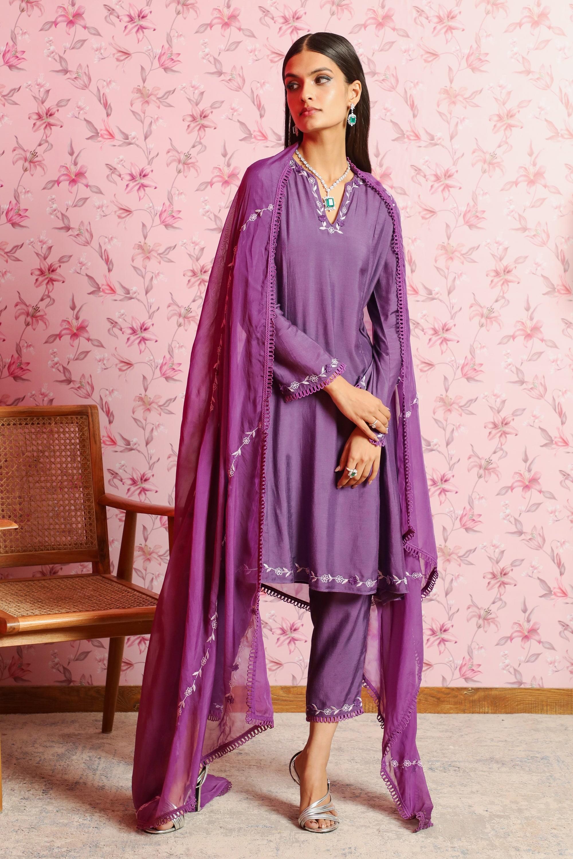 ARUSHI MEHRA IN FIZA PURPLE SILK CHANDERI HANDCRAFTED A-LINE SHORT KURTA SET