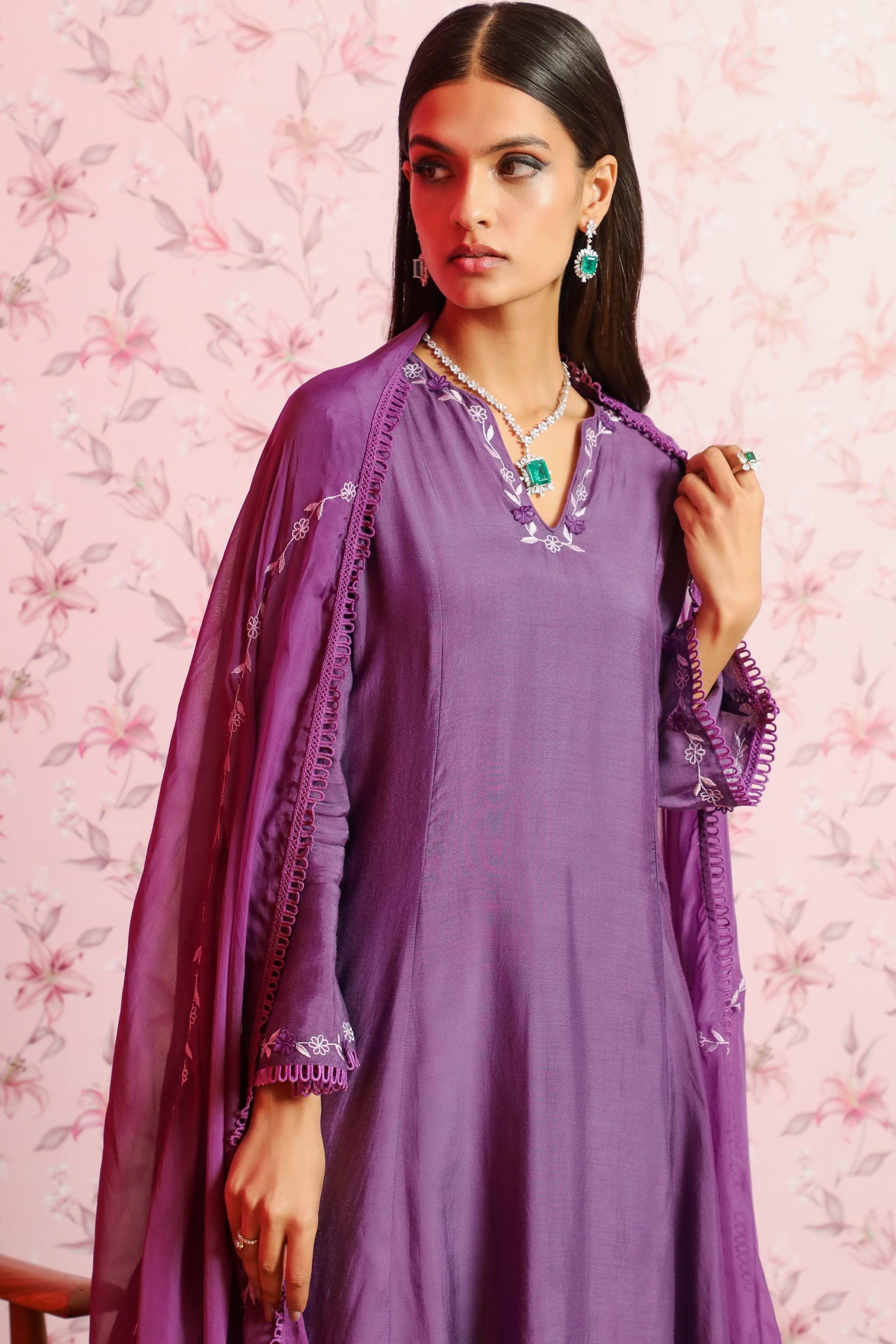 ARUSHI MEHRA IN FIZA PURPLE SILK CHANDERI HANDCRAFTED A-LINE SHORT KURTA SET