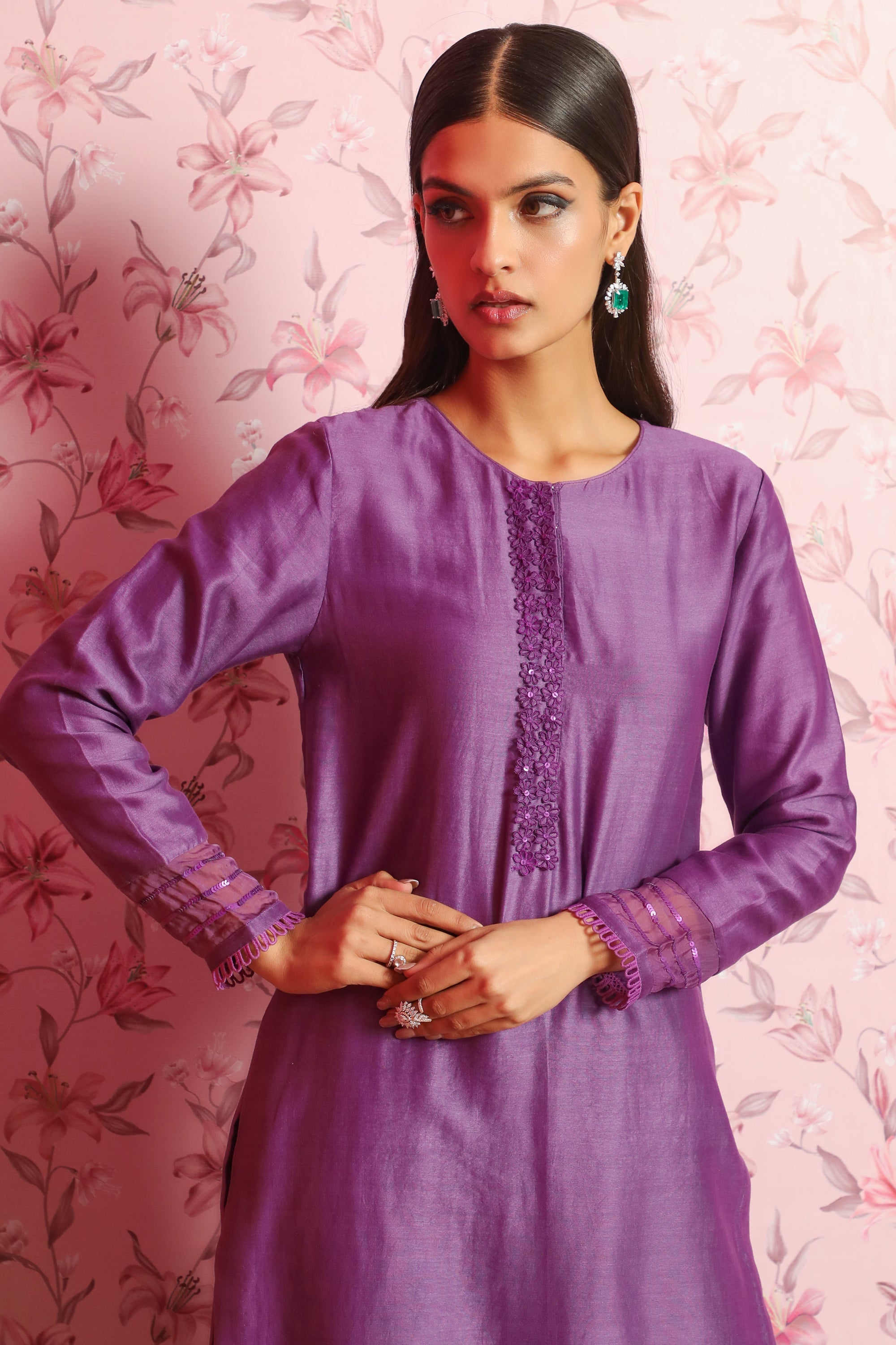 SMRIDHI OBEROI IN SAIRA PURPLE SILK CHANDERI HANDCRFATED KURTA SET