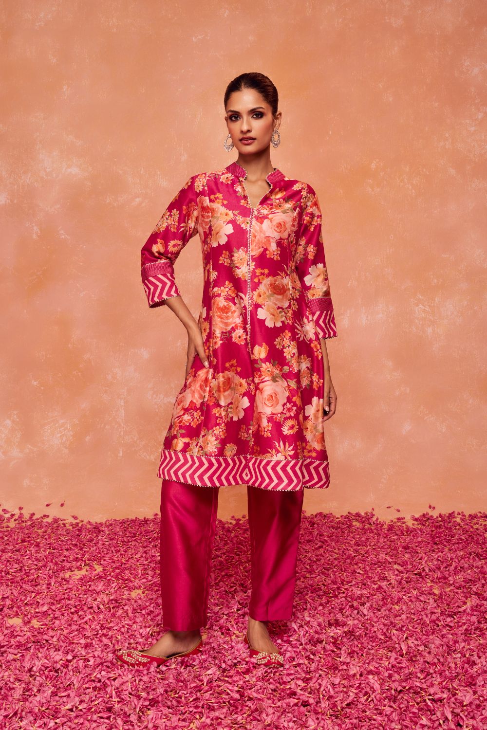 GULNAZ PINK FLORAL PRINTED SILK CHANDERI KURTA SET