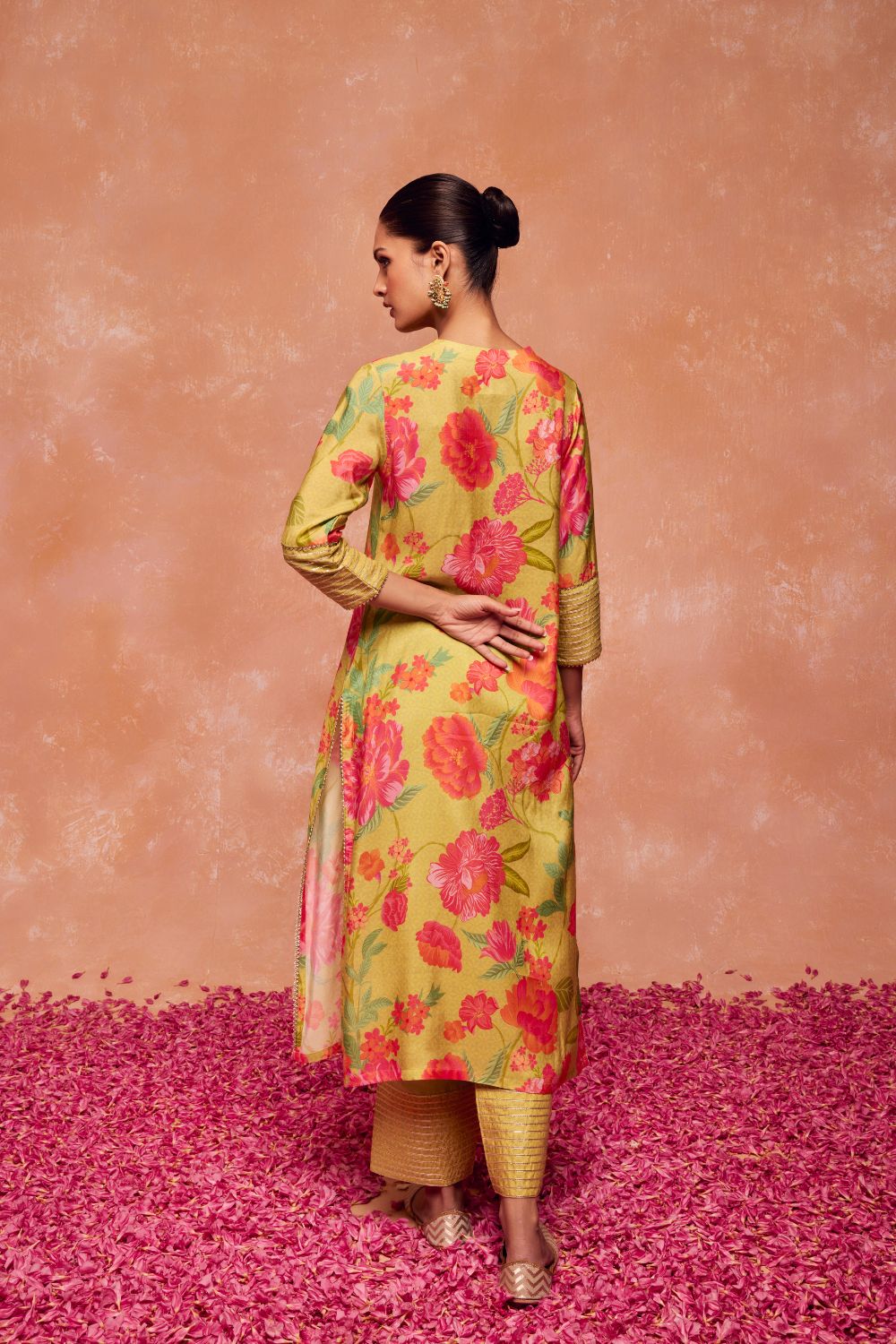 JUHI GREEN FLORAL PRINTED KURTA SET