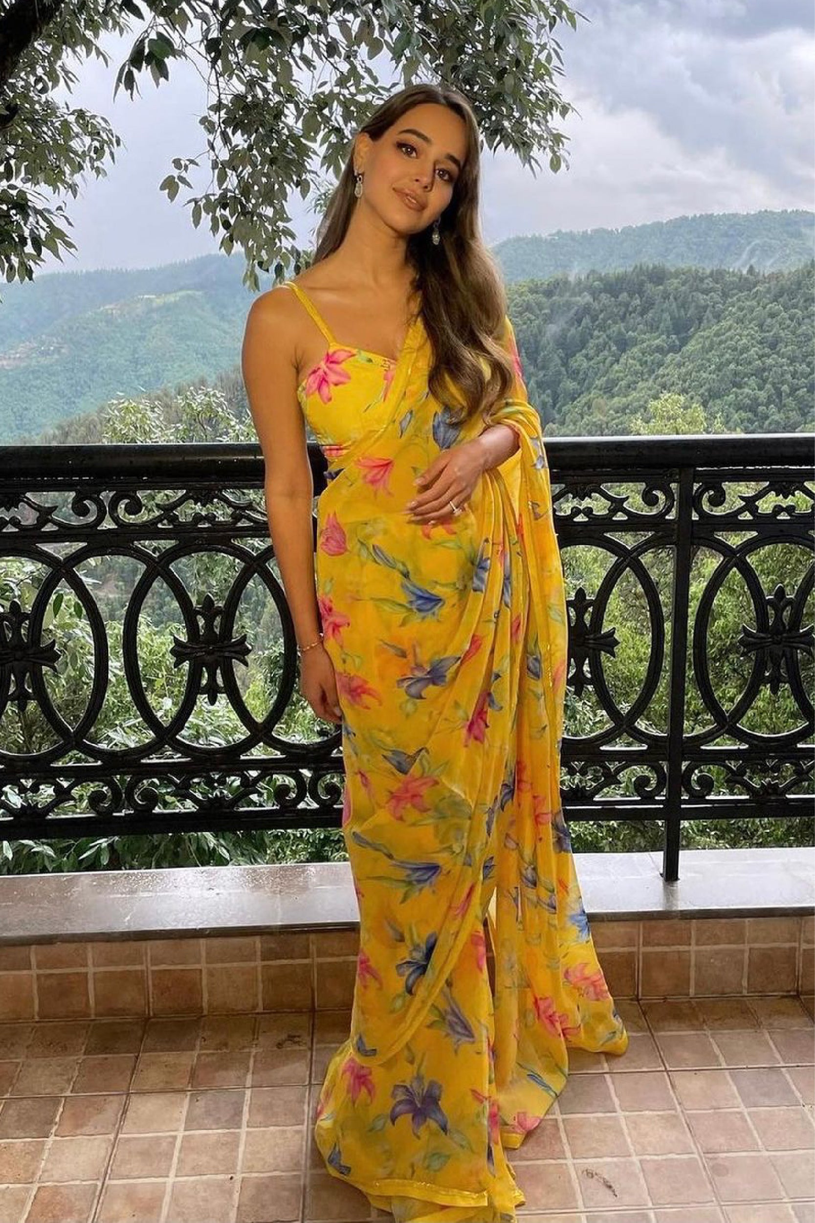 ARUSHI MEHRA IN AISHA YELLOW FLORAL PRINTED HANDCRAFTED ORGANZA SAREE