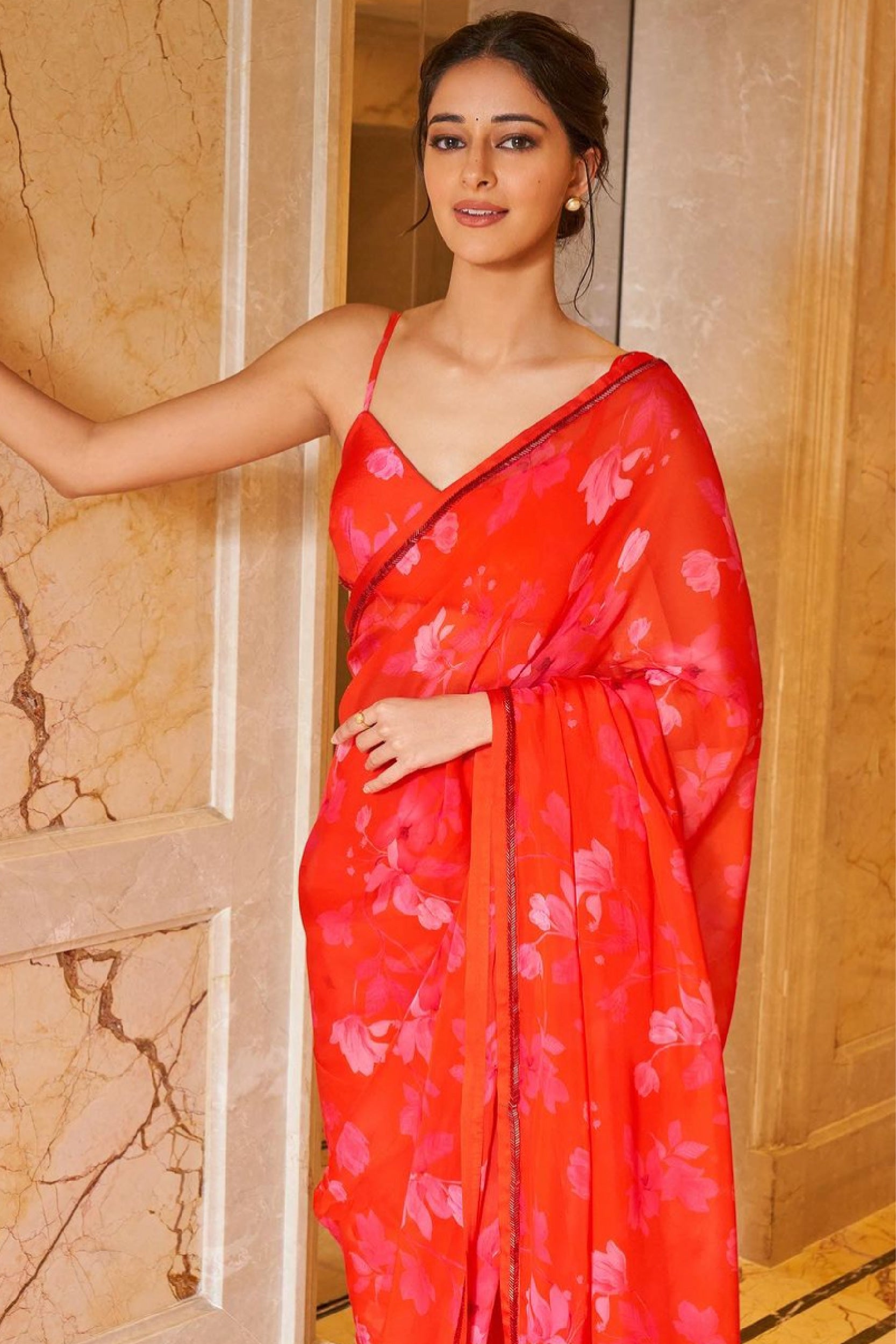 ANANYA PANDAY IN AMELIA RED & PINK FLORAL PRINTED HANDCRAFTED ORGANZA SAREE