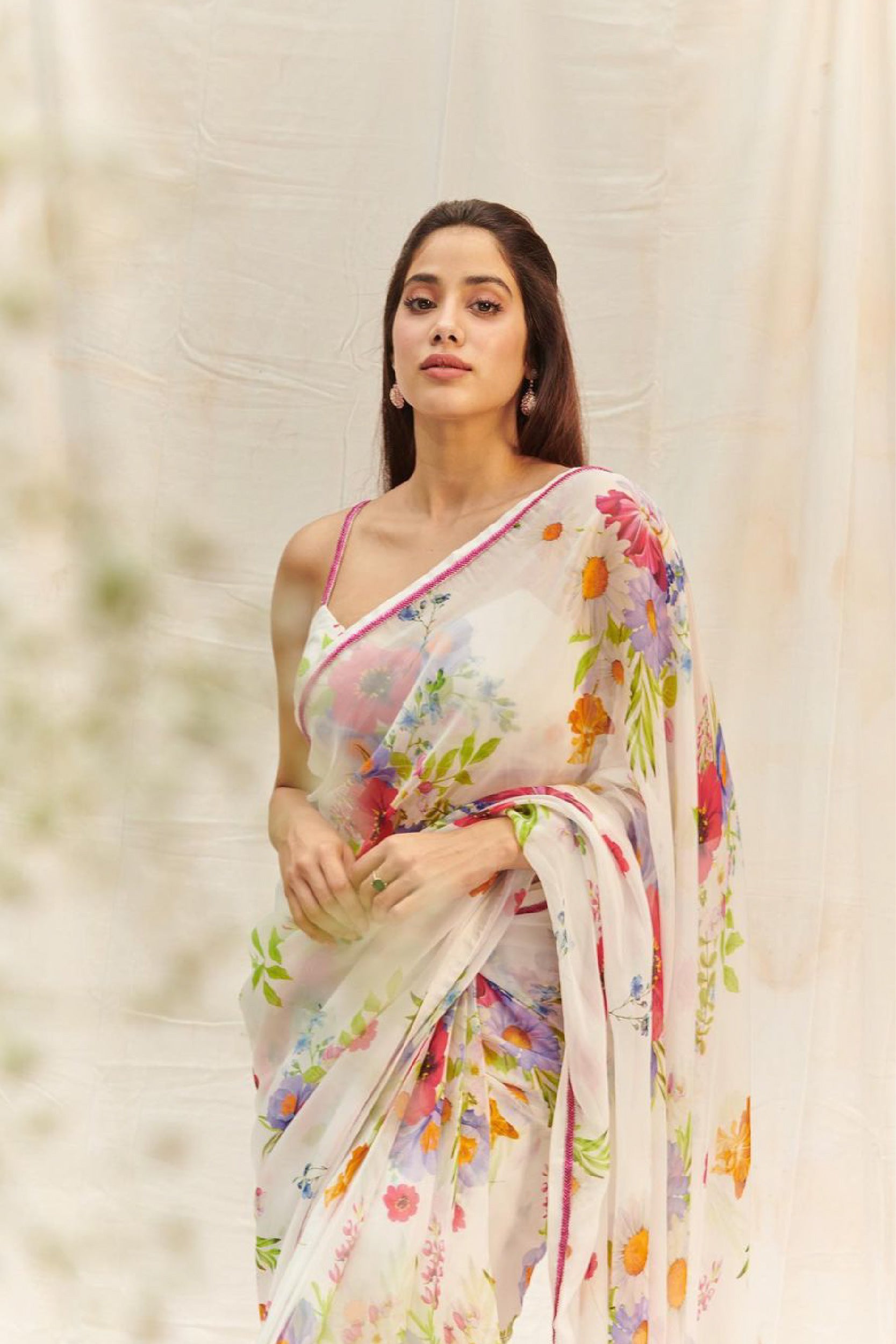 ARZOO WHITE FLORAL PRINTED HANDCRAFTED ORGANZA SAREE