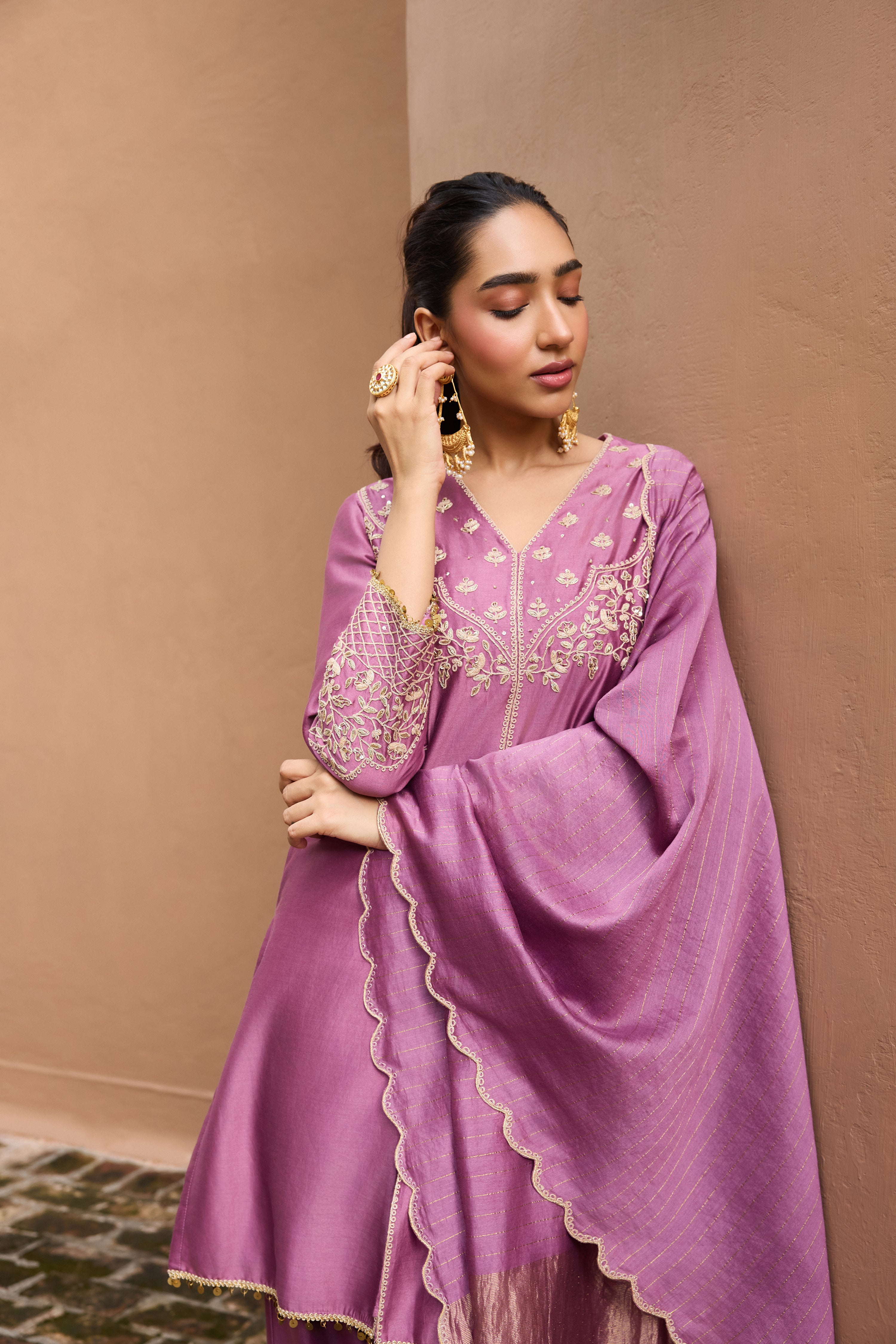 Falak Silk Chanderi Embroidered Mauve Straight Kurta Set (READY TO SHIP)