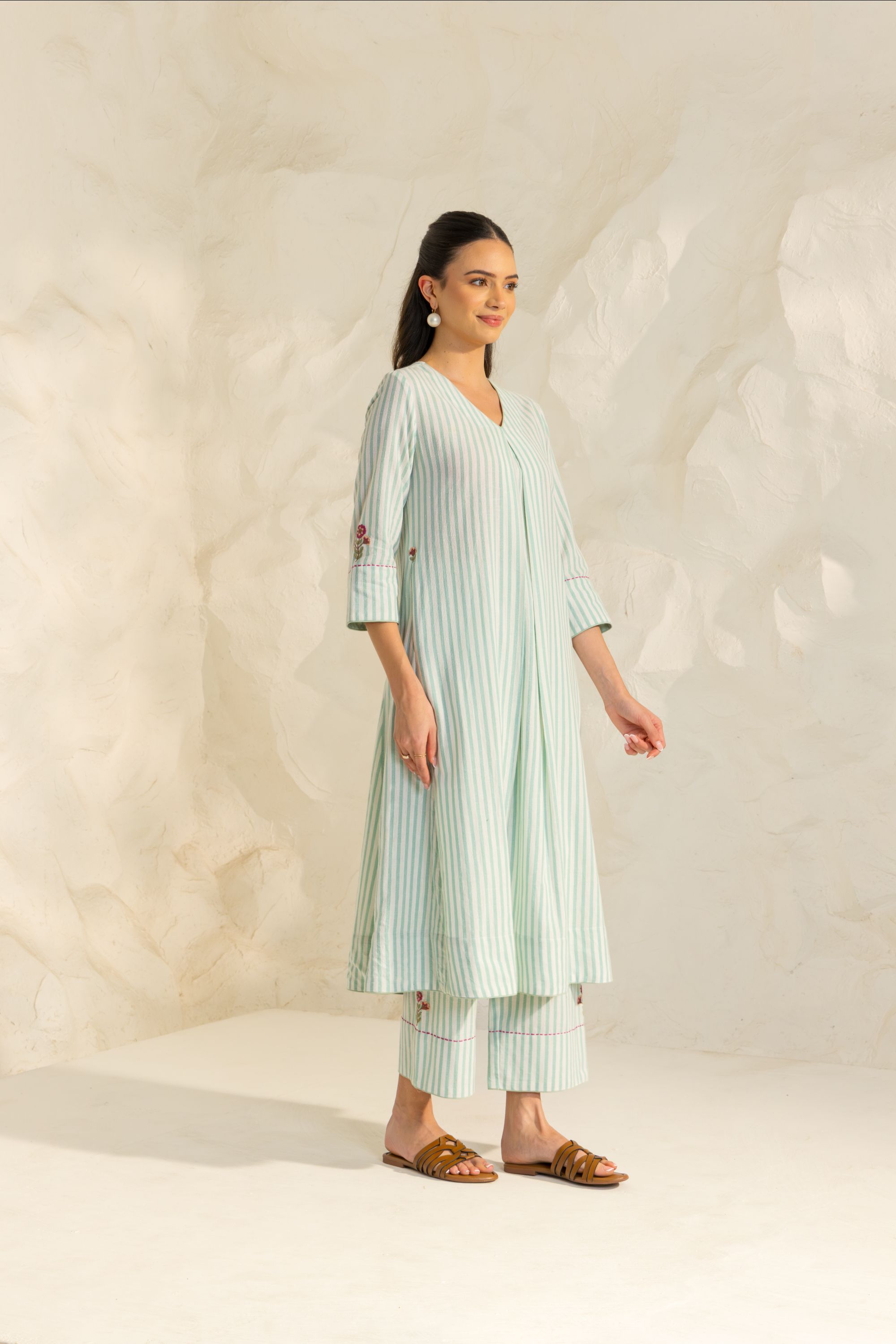 Zaria Green Embroidered Yarn Dyed Handcrafted Kurta Set (READY TO SHIP)