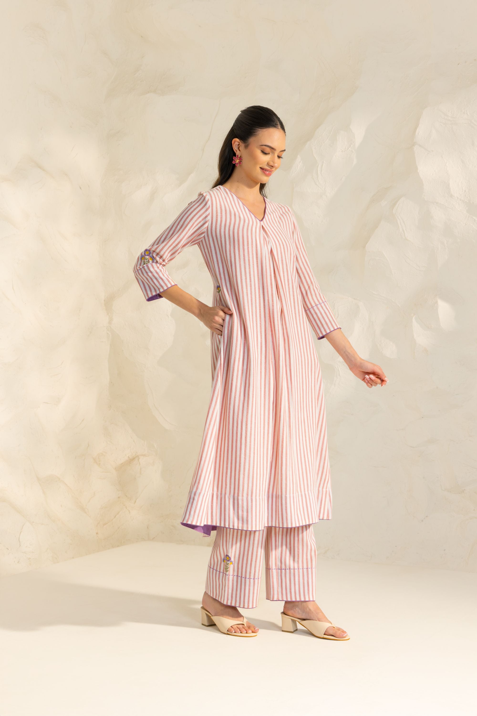 Zaria Pink Embroidered Yarn Dyed Handcrafted Kurta Set