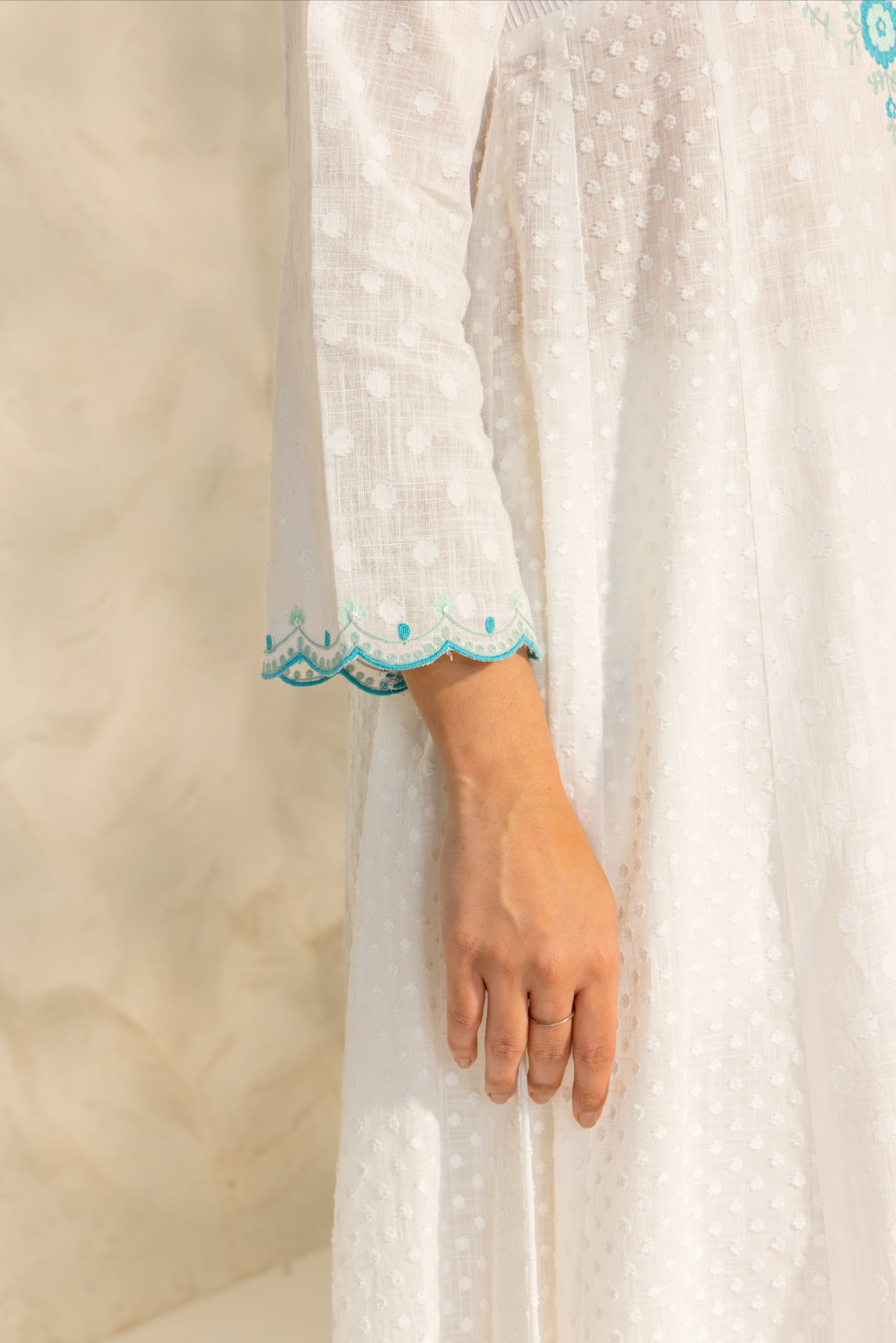 Kiara White Cotton Slub Jacquard Handcrafted Kurta Set with Aari Embroidery