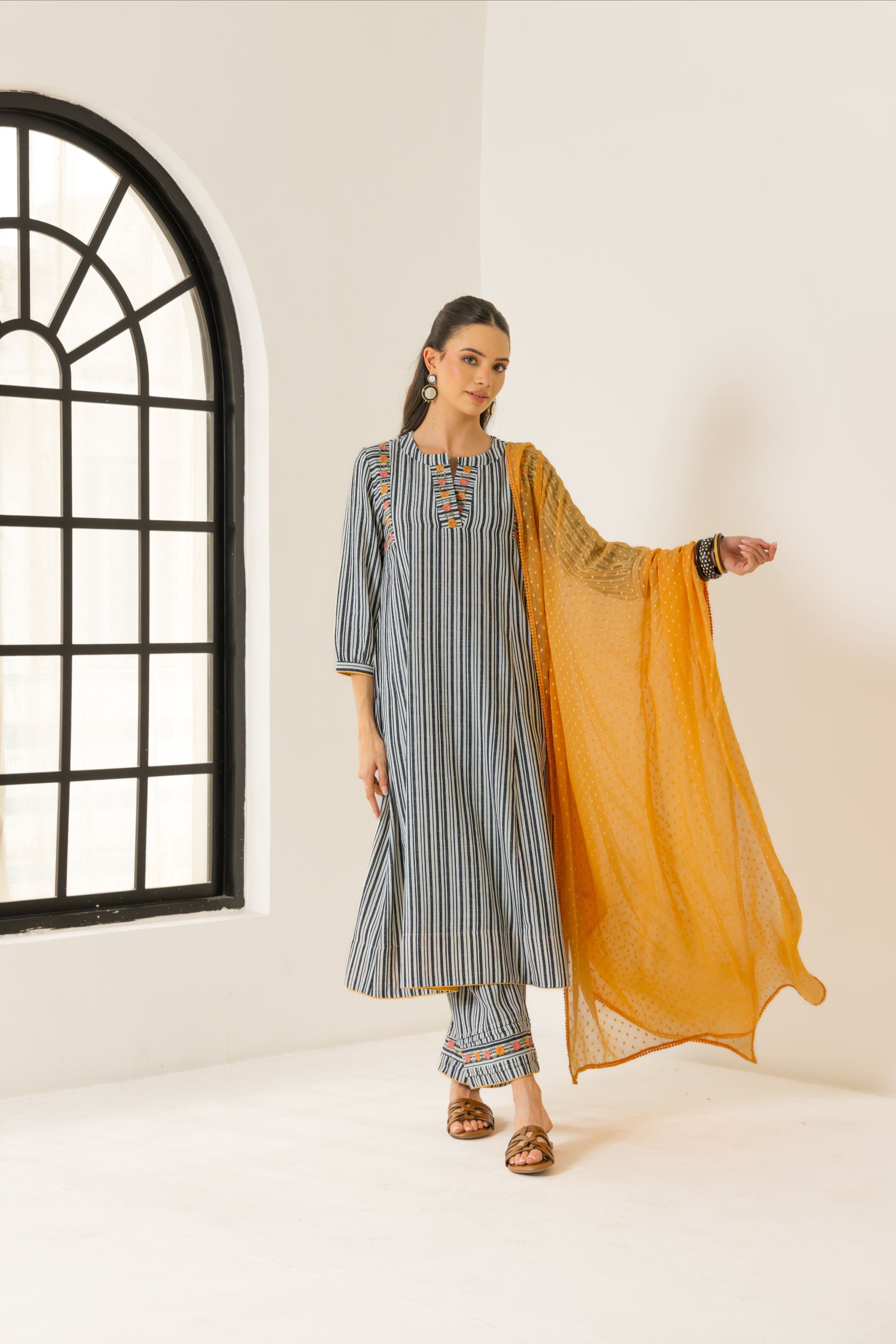 Aaliyah Ivory & Black Embroidered Yarn Dyed Cotton Handcrafted Kurta Set