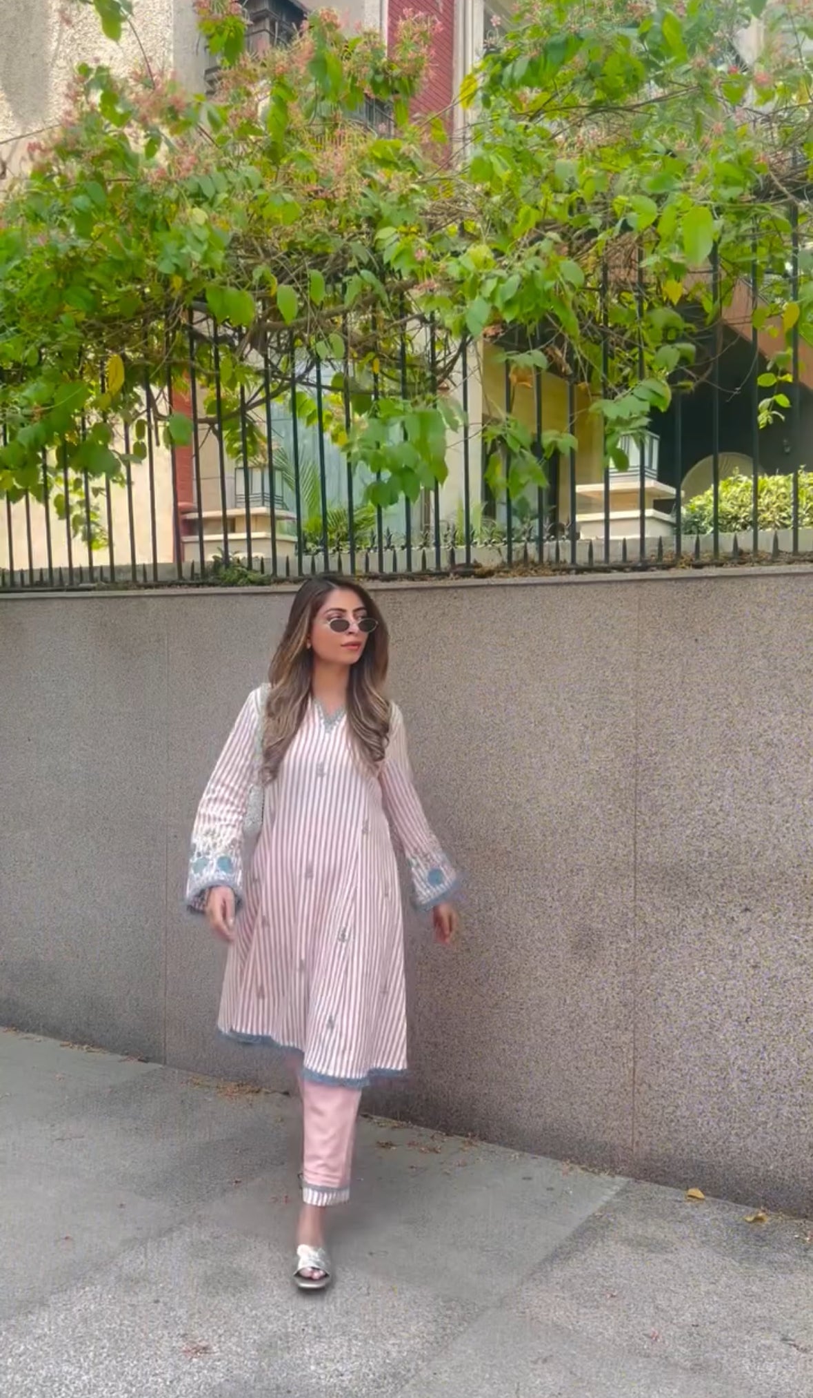 GOURI KUMAR IN SAYA PINK EMBROIDERED YARN DYED HANDCRAFTED KURTA SET