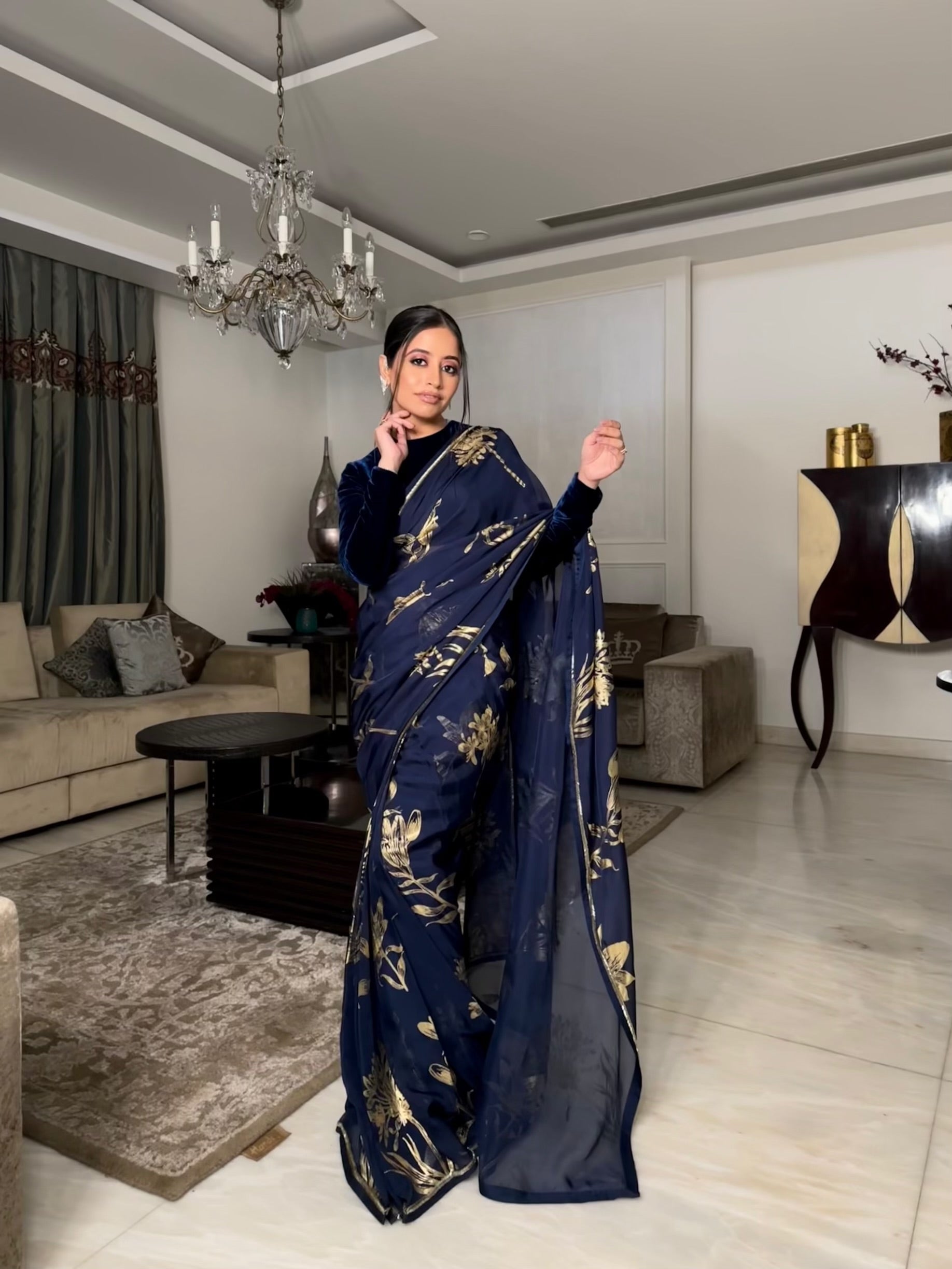 SUNAINA KHERA IN AAYAT DEEP BLUE FLORAL FOIL PRINTED HANDCRAFTED ORGANZA SAREE