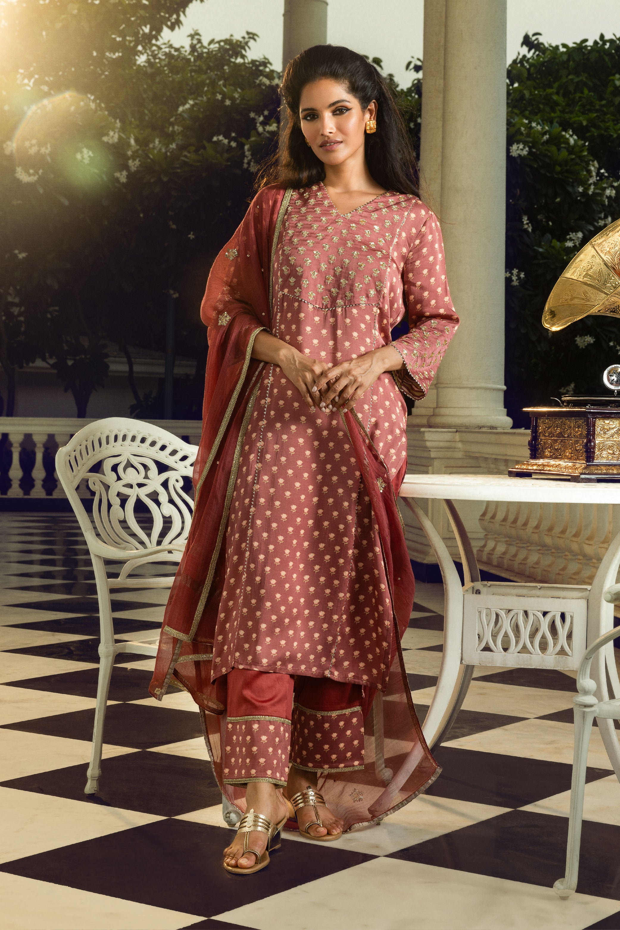 QALA MAROON FLORAL HANDCRAFTED BUTI KURTA SET (READY TO SHIP)