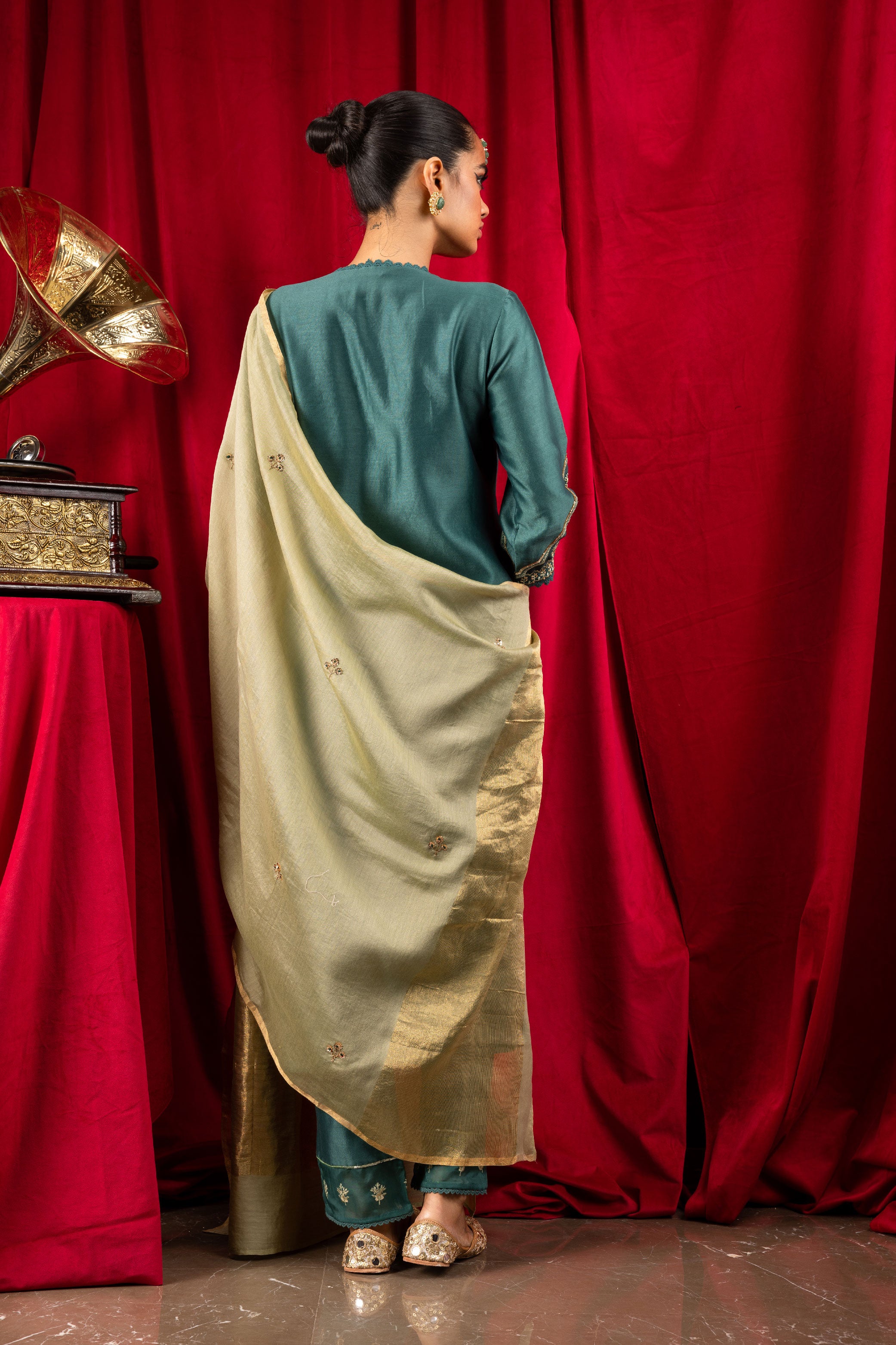 REHMAT GREEN SILK CHANDERI HANDCRAFTED KURTA SET (READY TO SHIP)