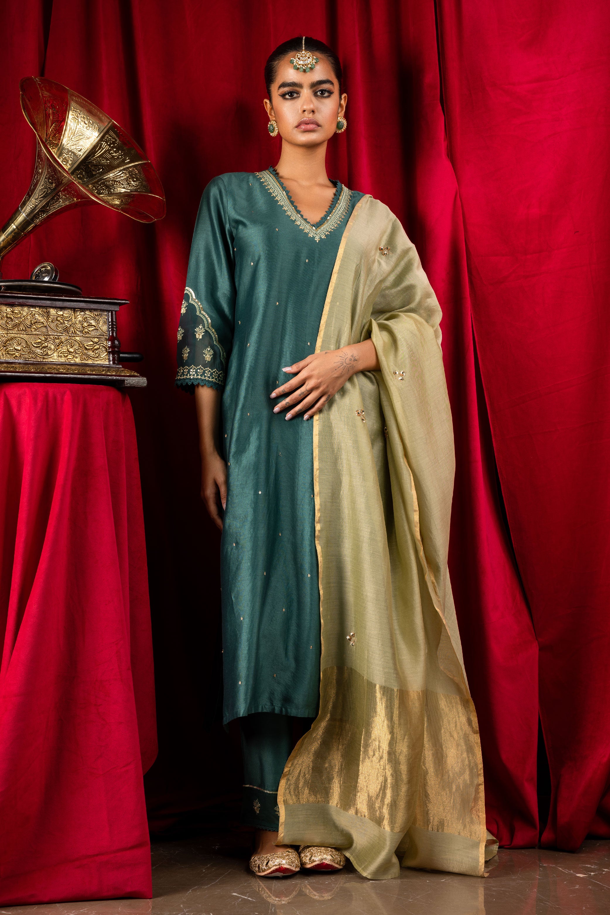 REHMAT GREEN SILK CHANDERI HANDCRAFTED KURTA SET (READY TO SHIP)