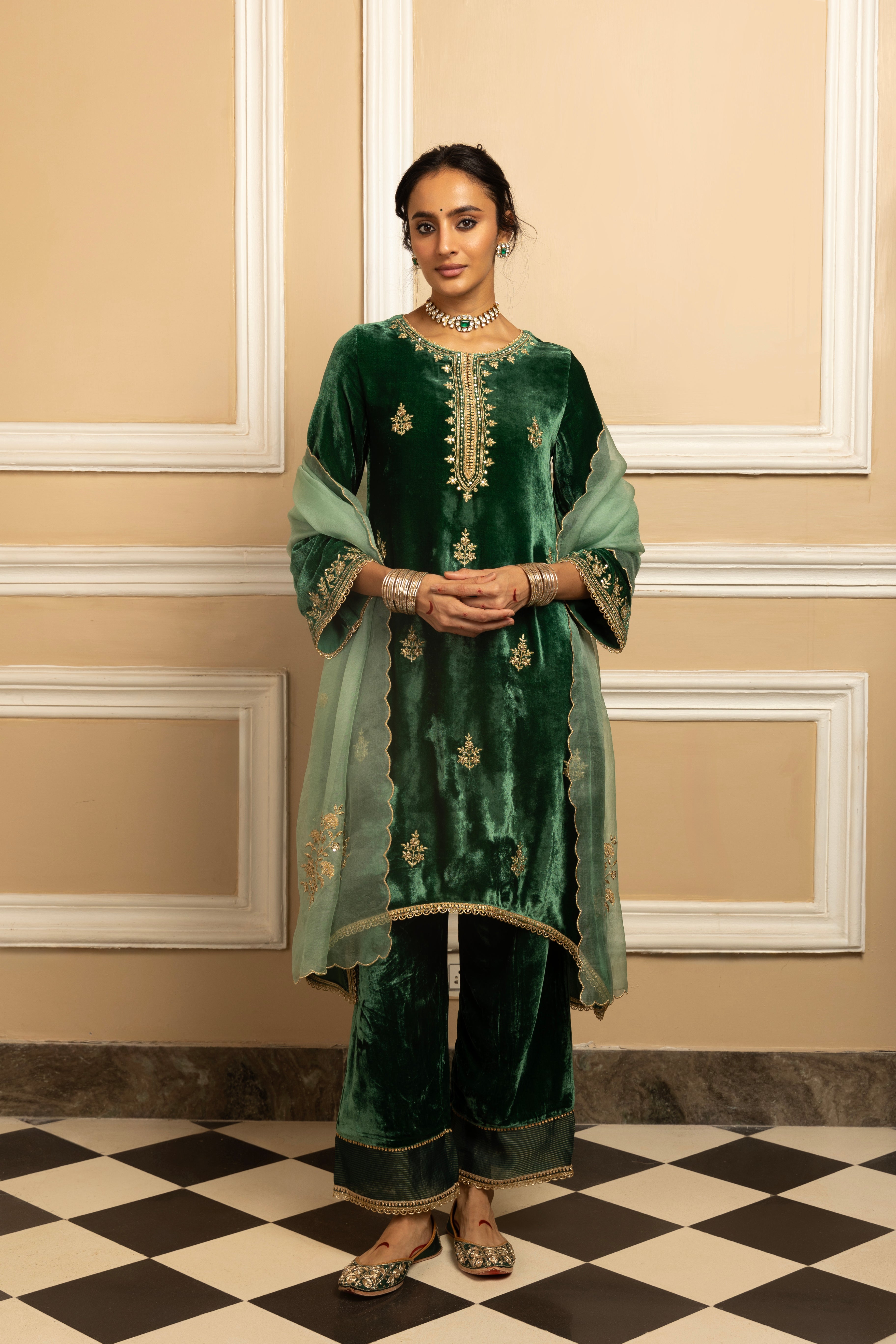ARUSHI MEHRA IN MEHFIL GREEN SILK VELVET HANDCRAFTED KURTA SET