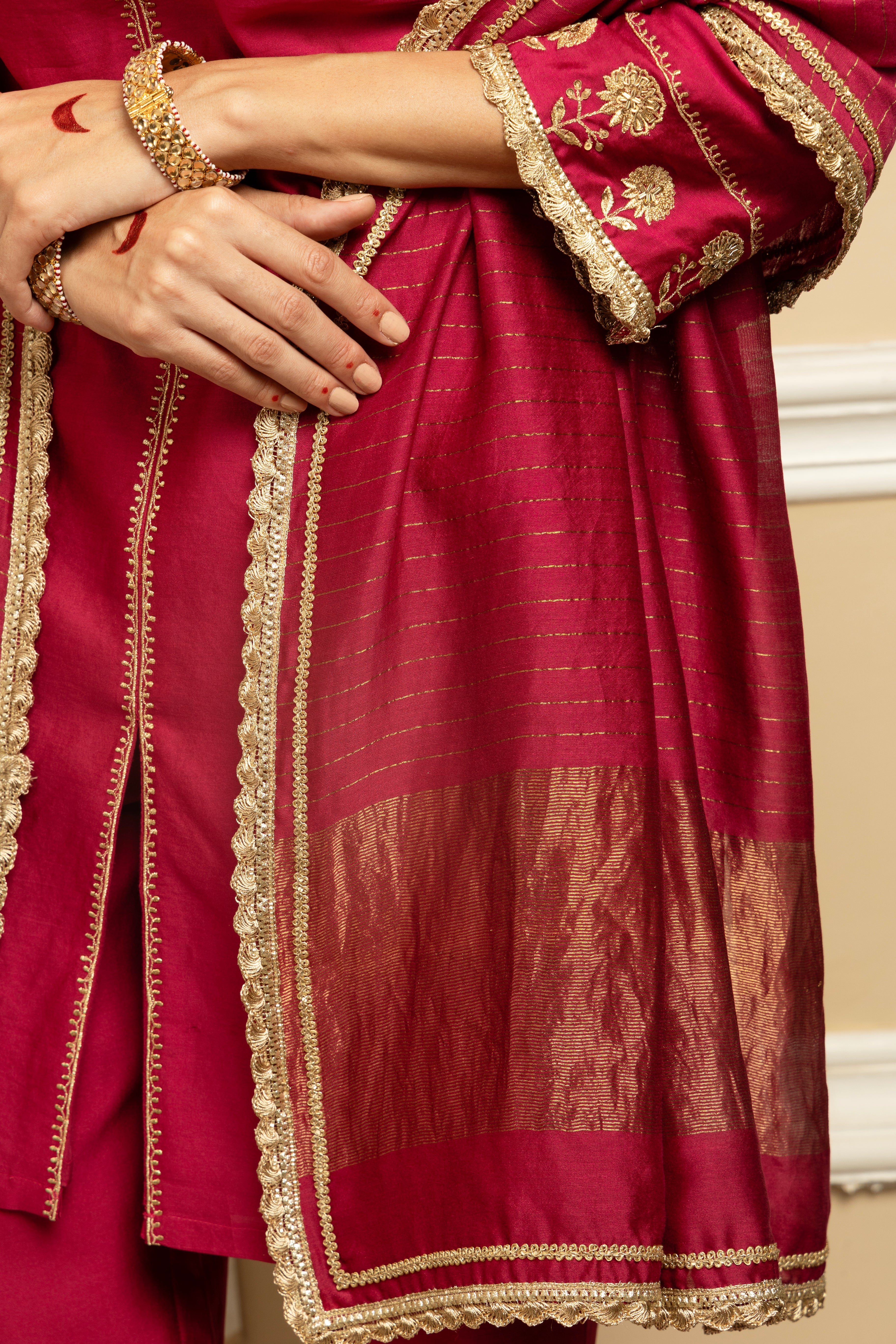 ZAHRA PLUM SILK CHANDERI HANDCRAFTED KURTA SET