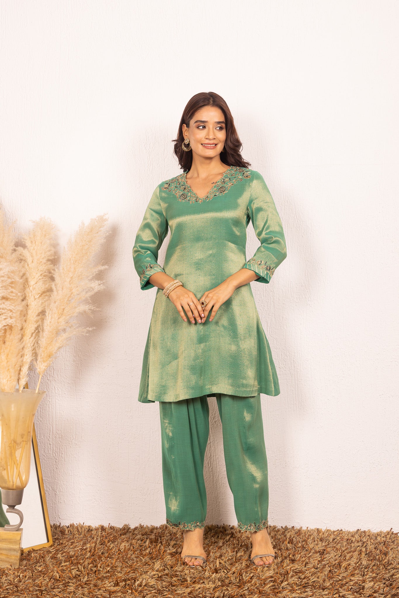 Saanvi Green handcrafted tissue kurta set