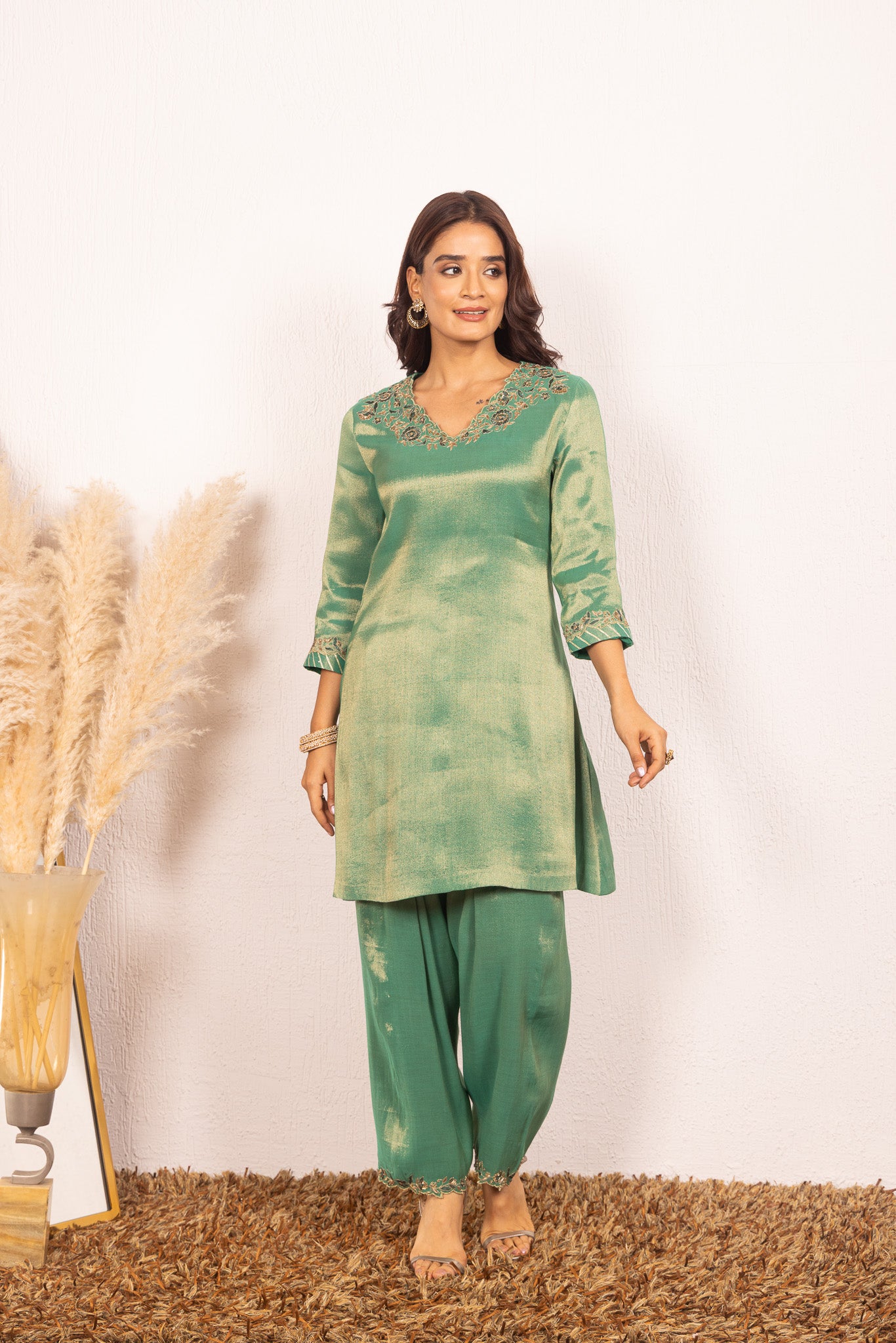 Saanvi Green handcrafted tissue kurta set