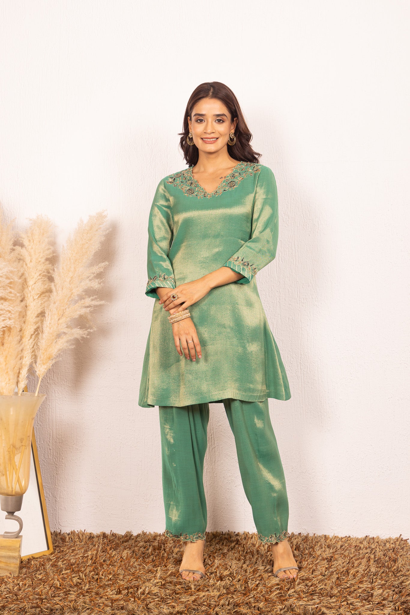 Saanvi Green handcrafted tissue kurta set