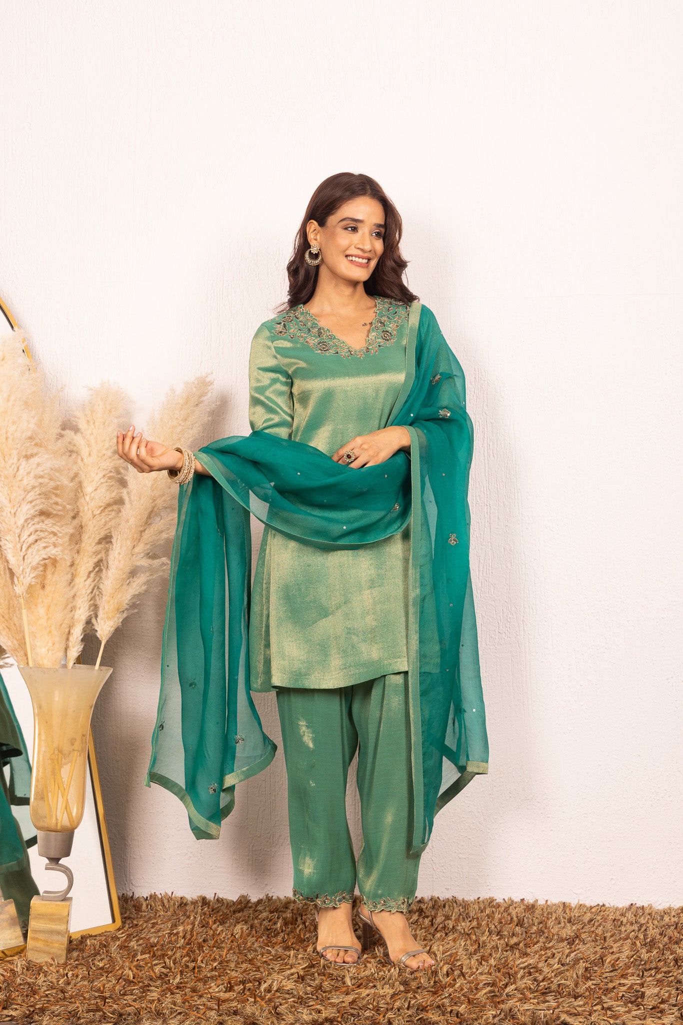 Saanvi Green handcrafted tissue kurta set