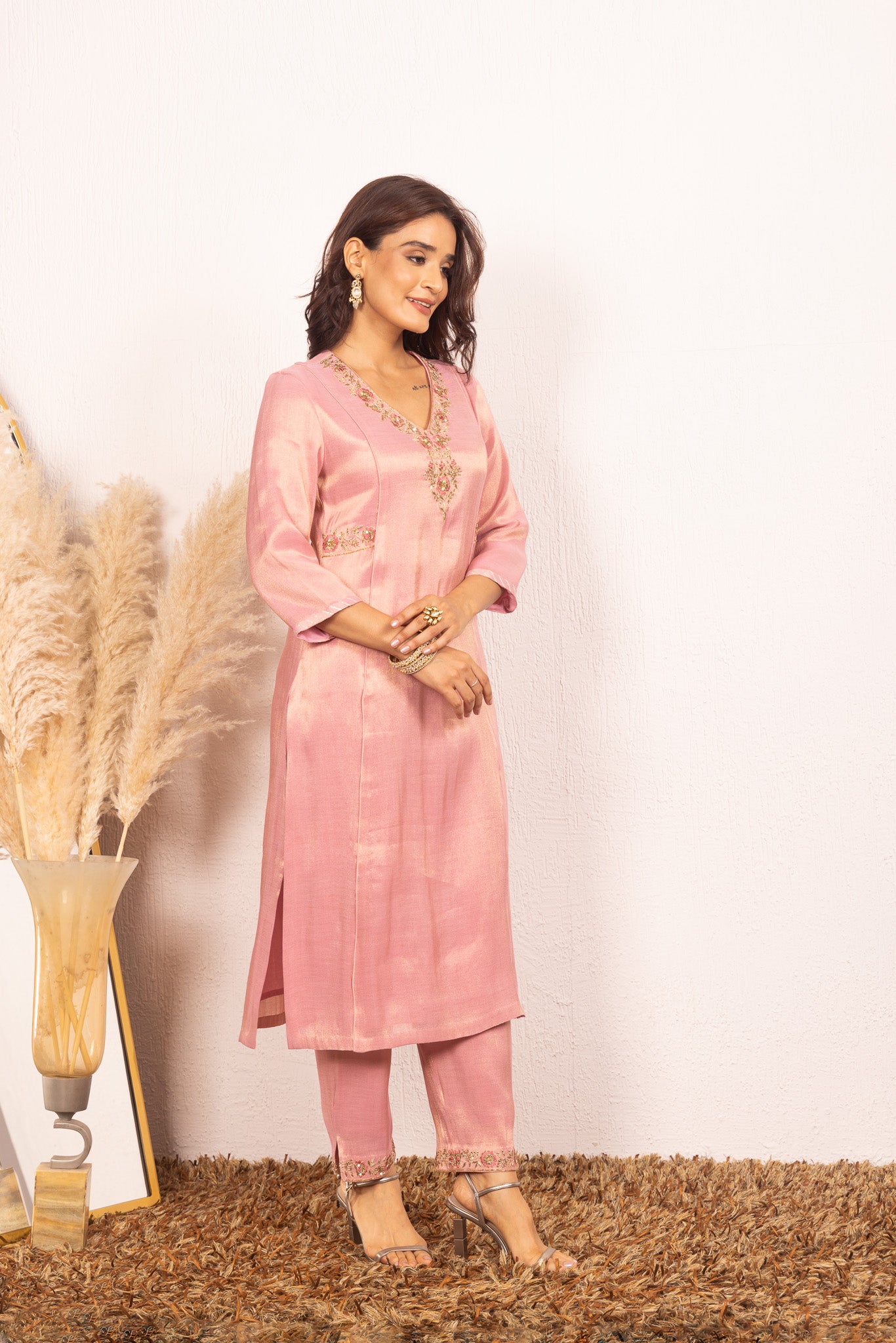 Suhani Pink Tissue Handcrafted Kurta Set