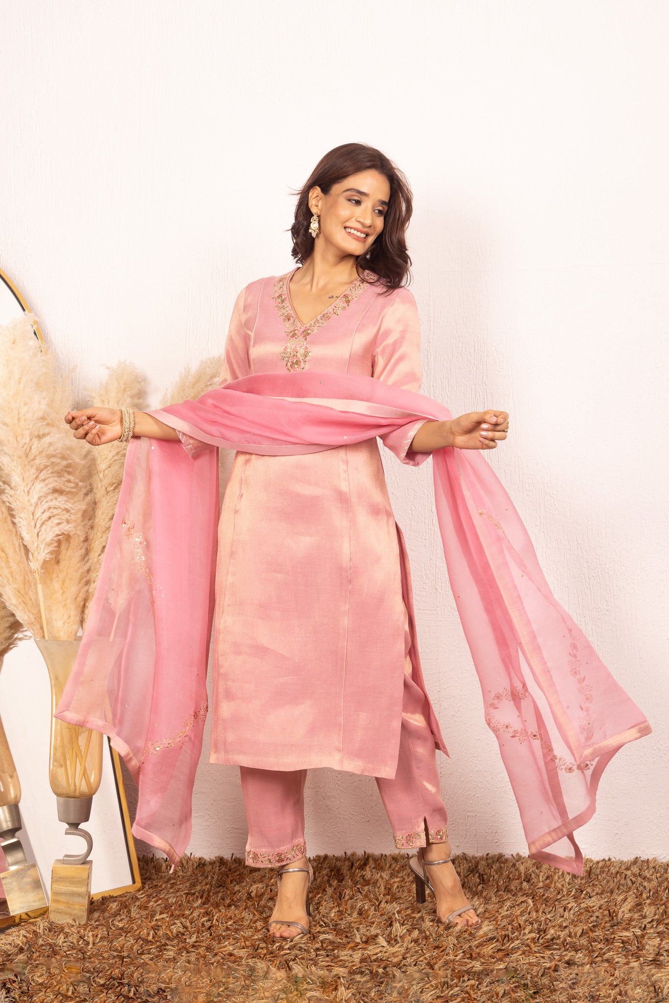 Suhani Pink Tissue Handcrafted Kurta Set