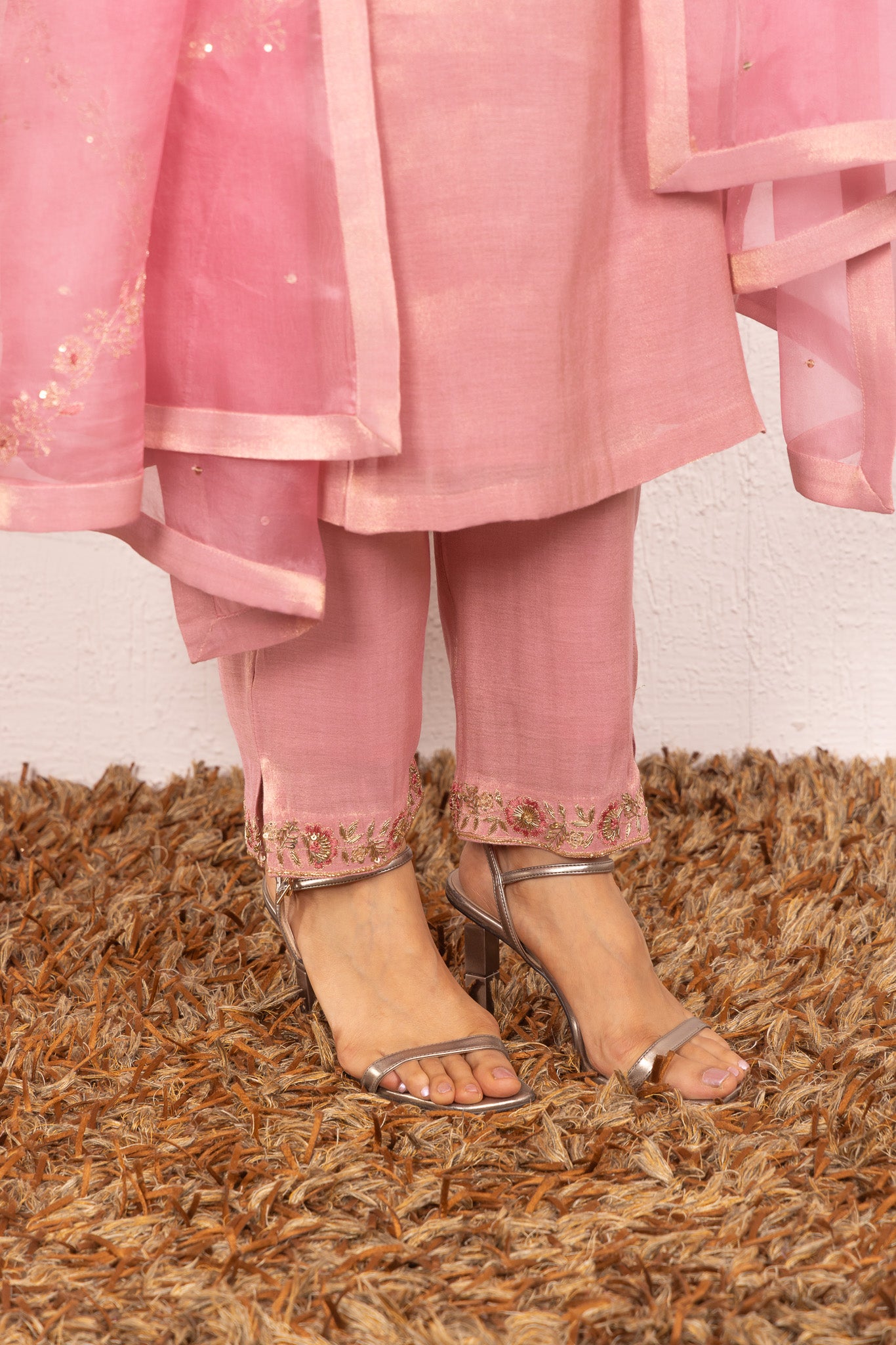 Suhani Pink Tissue Handcrafted Kurta Set