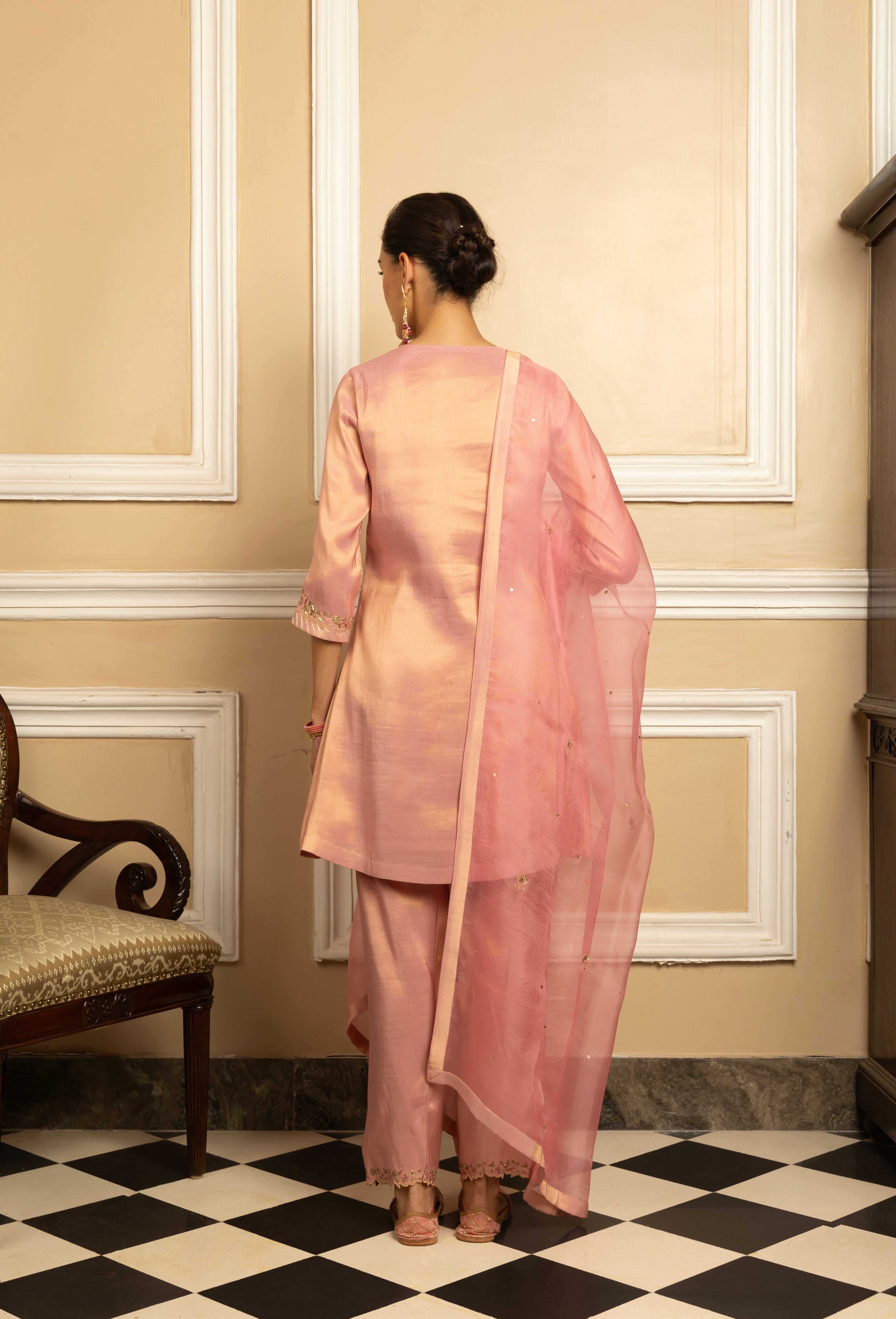 TAMANNAH BHATIA IN SAANVI PINK HANDCRAFTED TISSUE KURTA SET