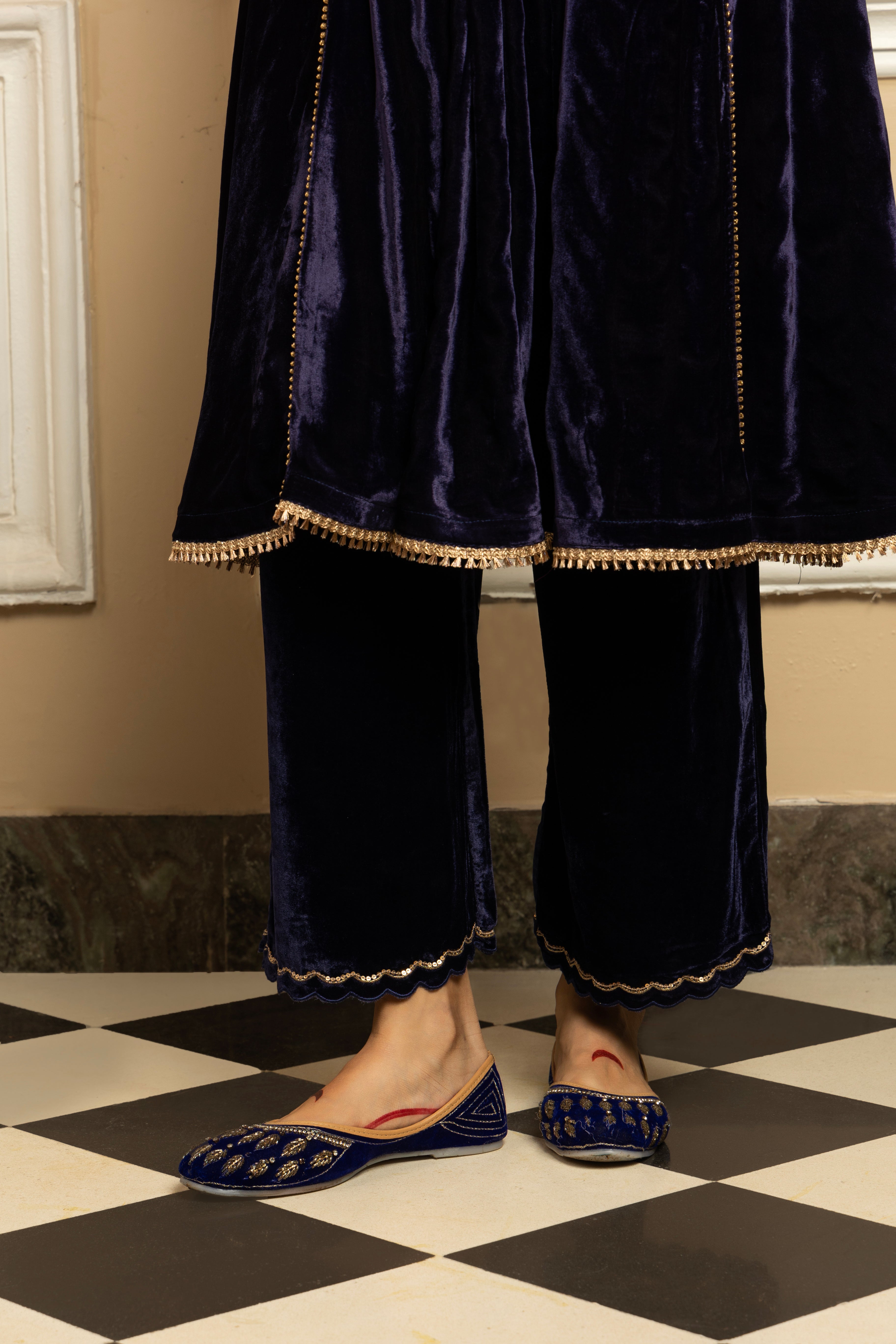 SANJANA BATRA IN ANOKHI BLUE SILK VELVET HANDCRAFTED KURTA SET