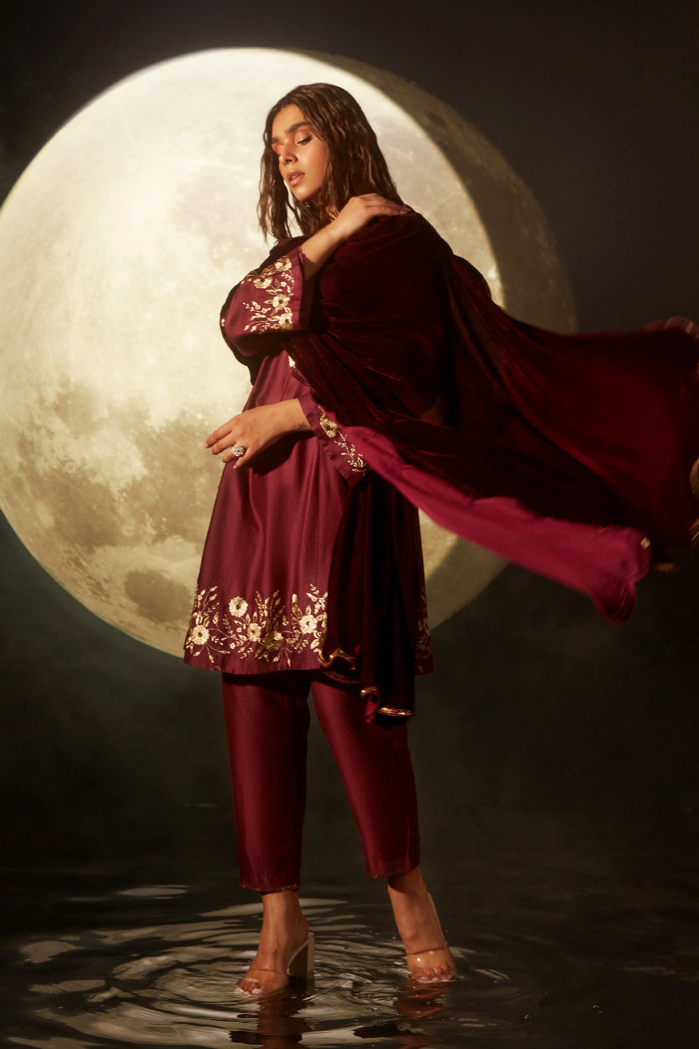 INAYAT MAROON SILK CHANDERI HANDCRAFTED KURTA SET WITH VELVET SHAWL