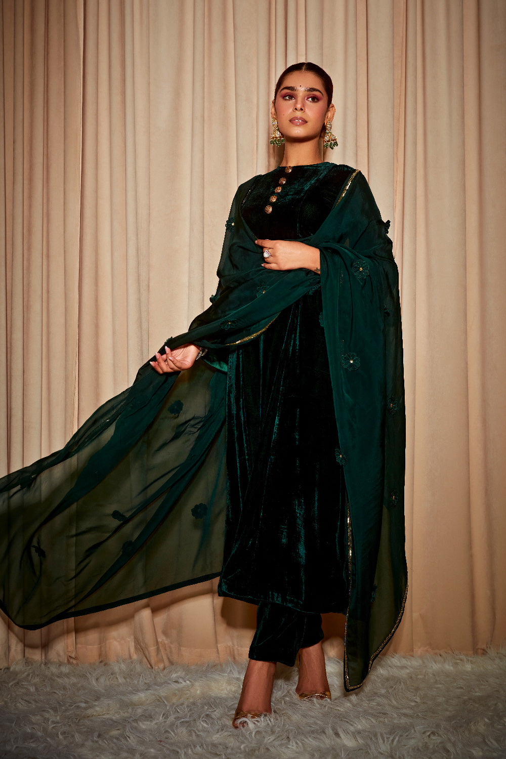 MEHREEN EMERALD GREEN VELVET A-LINE HANDCRAFTED KURTA SET