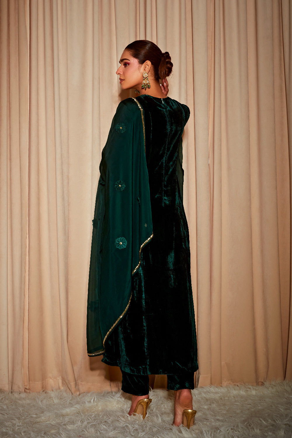 MEHREEN EMERALD GREEN VELVET A-LINE HANDCRAFTED KURTA SET