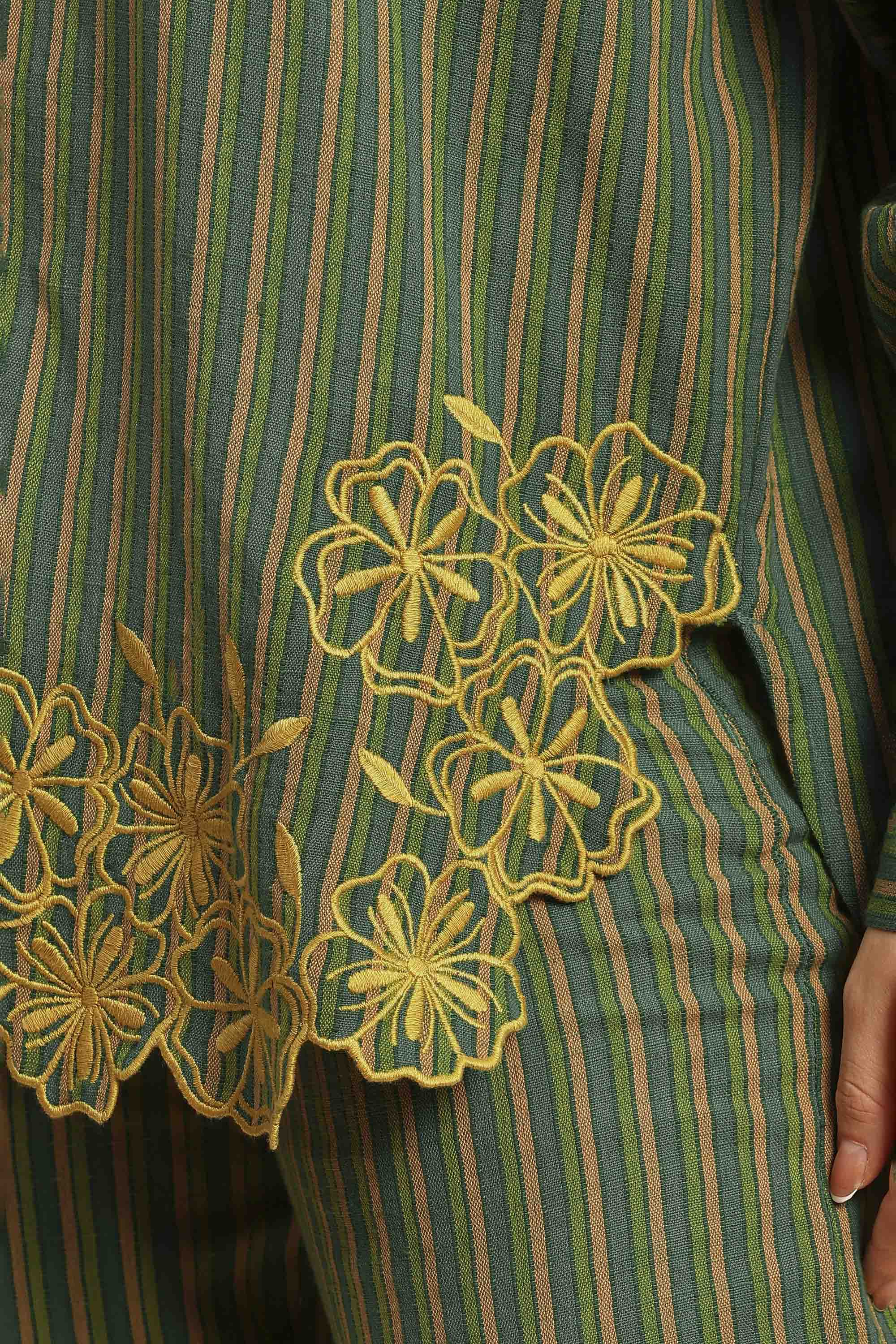 Zoha Green Embroidered Yarn Dyed Handcrafted Co-ord Set